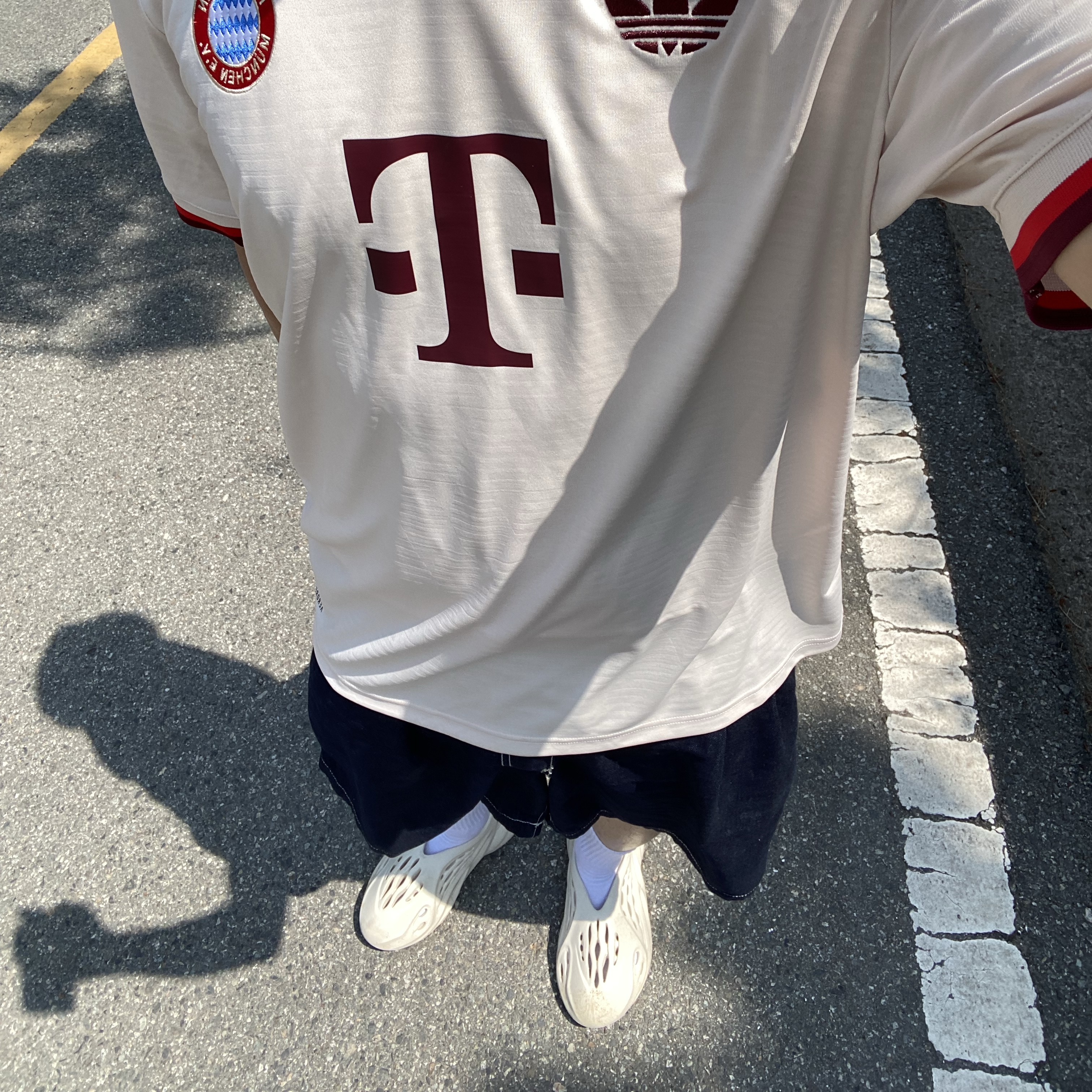 Adidas Bayern Munchen 2024/25 3rd Jersey Linen - KR Sizing (Non Marking Ver.), Adidas Yeezy Foam RNNR Sand 착용 스타일 - 2
