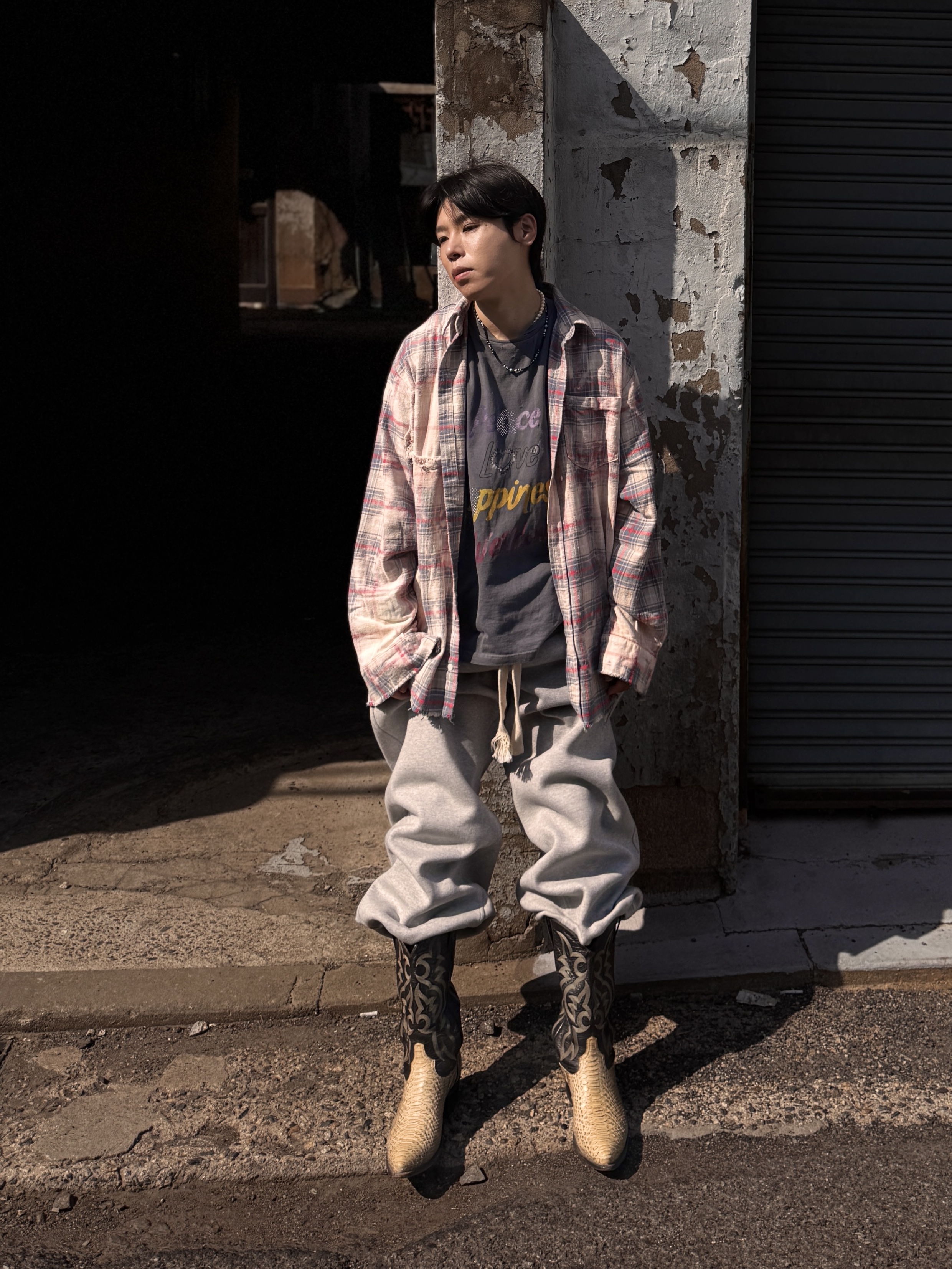 GRAILZ Bleached Plaid Shirts Pink, Nonnod Scuba Pajama Pants Grey 착용 스타일 - 1