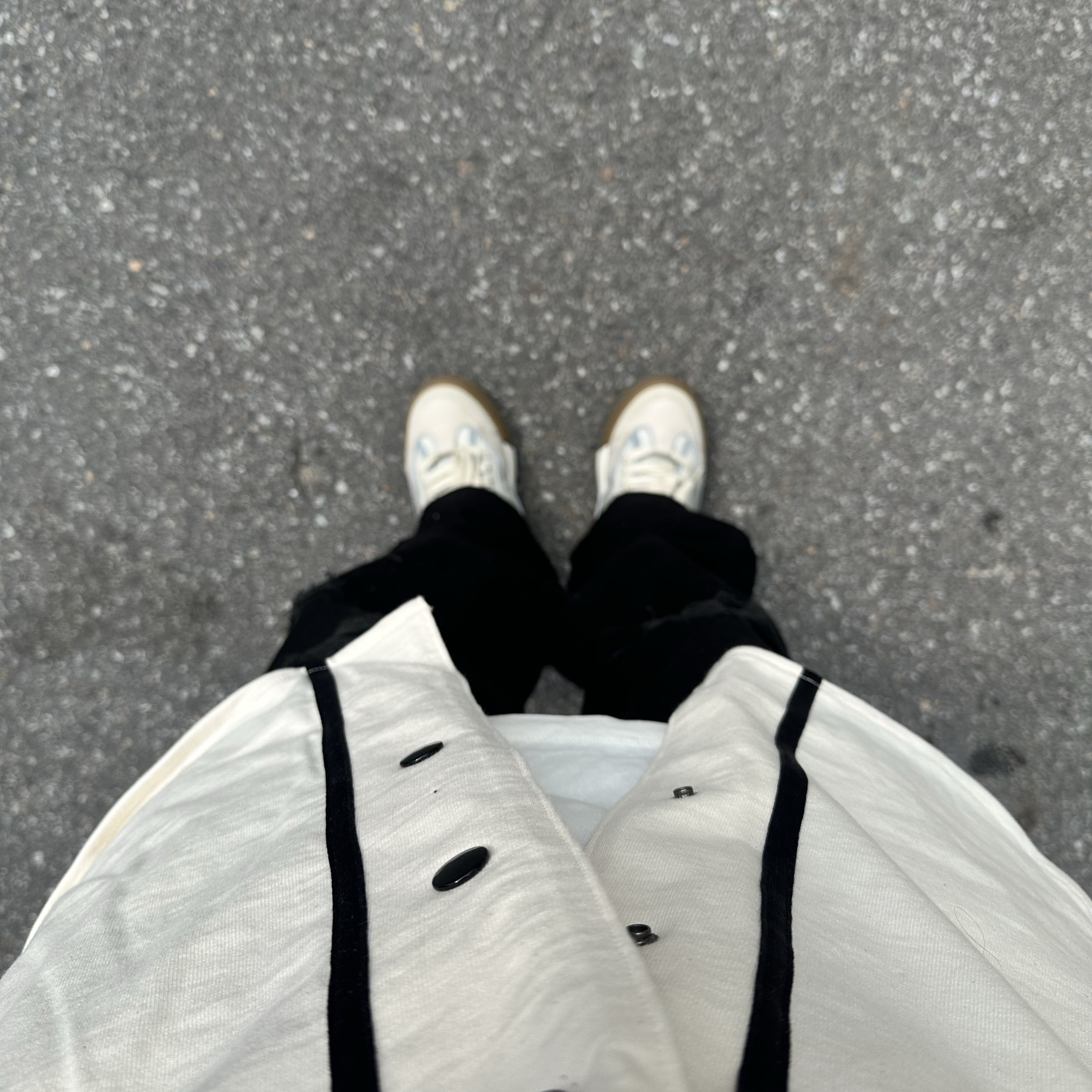 Kapital Baseball Bone Shirt Kinari Black, Dior x Cactus Jack B713 Sneakers Cream 착용 스타일 - 1