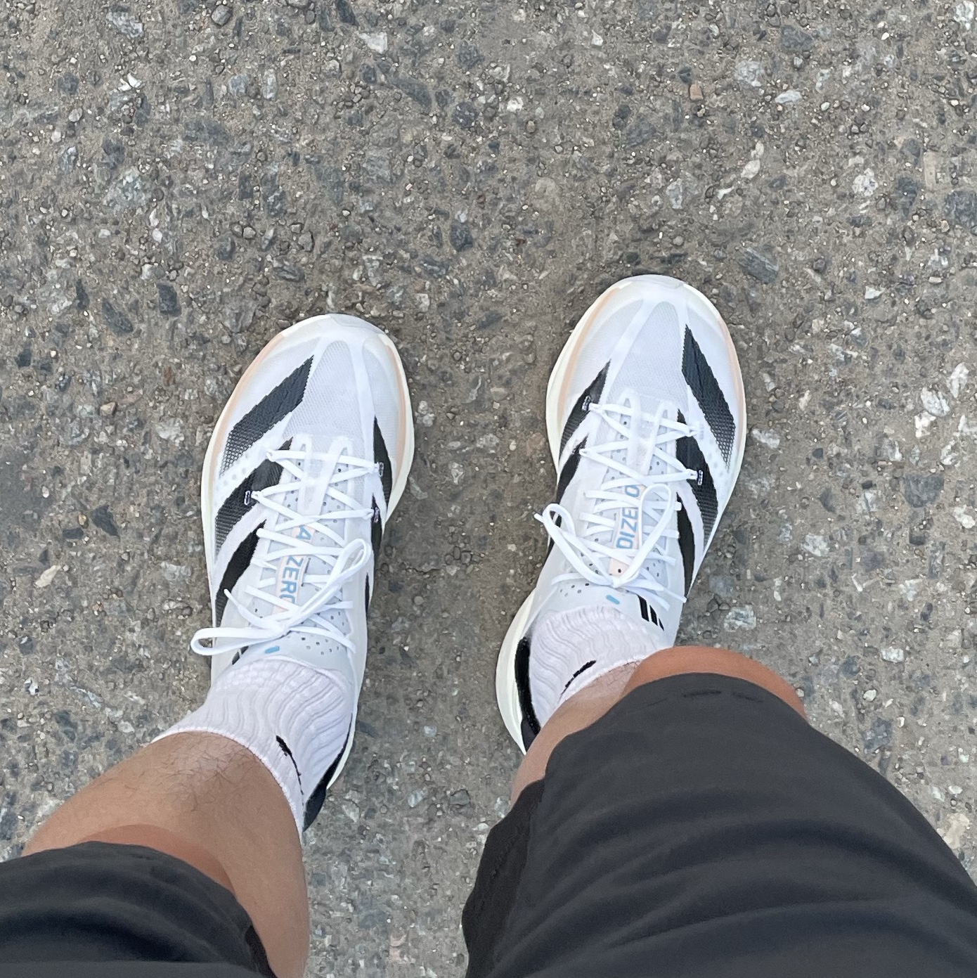 Adidas Adizero Adios Pro 3 Cloud White Core Black 착용 스타일
