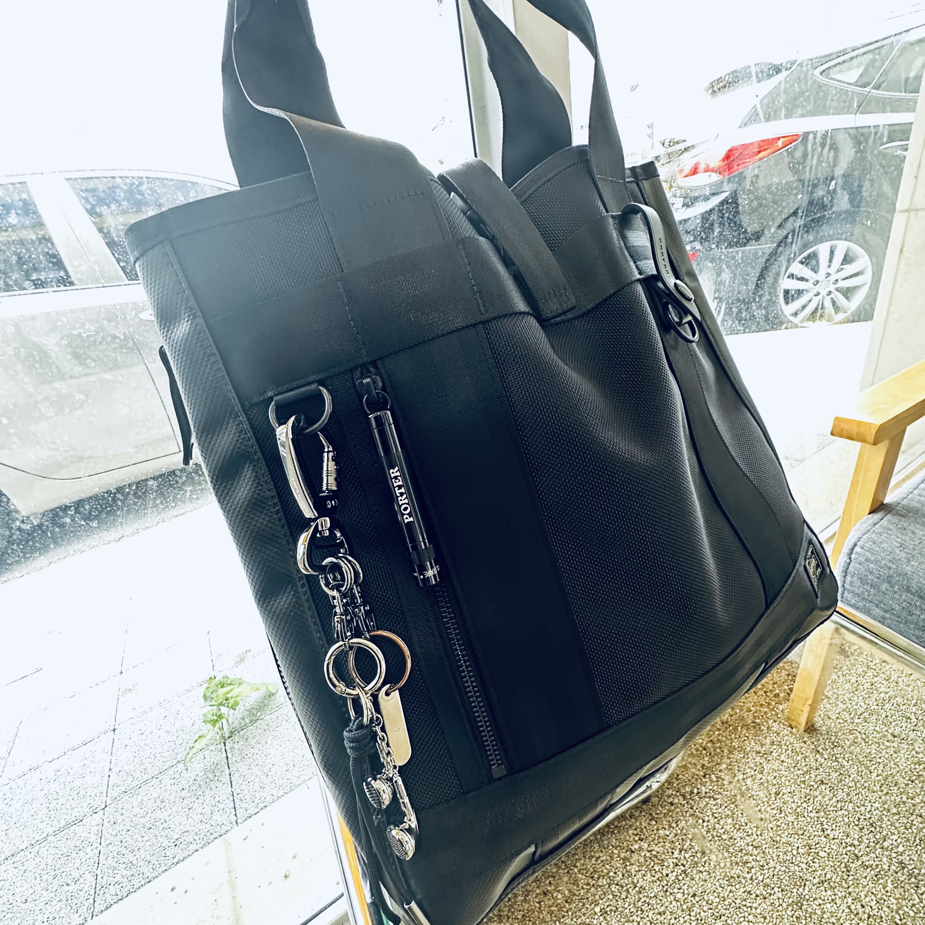 Porter Heat 2Way Tote Bag Black 착용 스타일