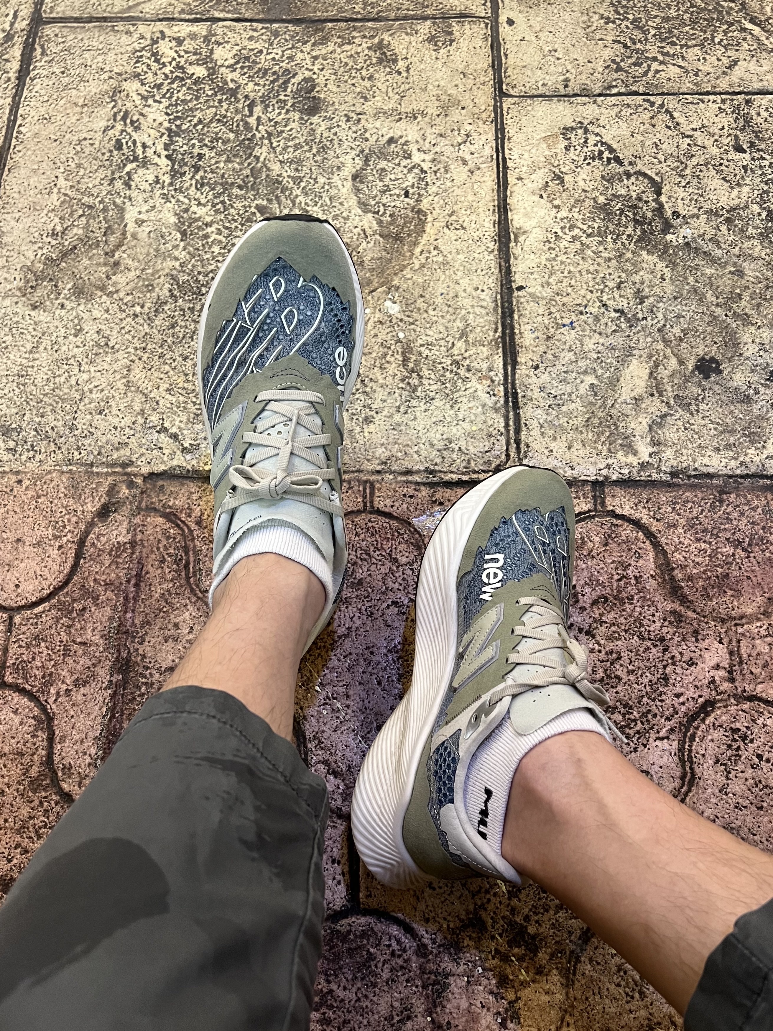 New Balance x Tokyo Design Studio FuelCell RC Elite v2 Blue Vetiver 착용 스타일