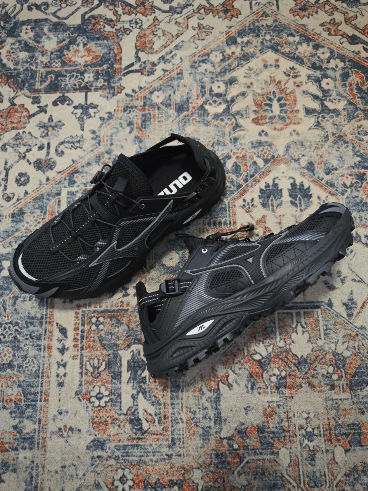 Mizuno Racer Trail SE Black 착용 스타일