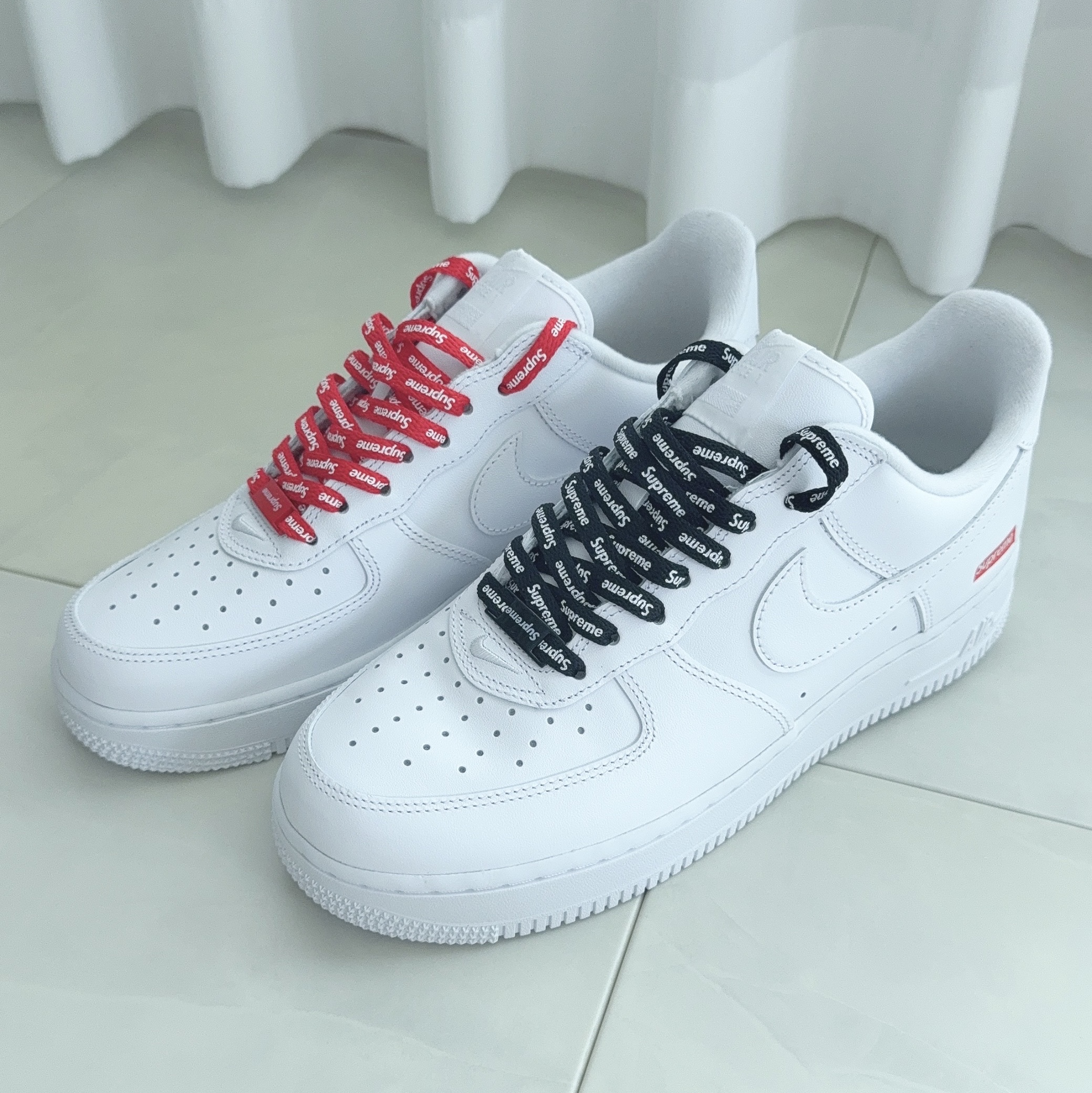 Nike x Supreme Air Force 1 Low White 착용 스타일 - 1