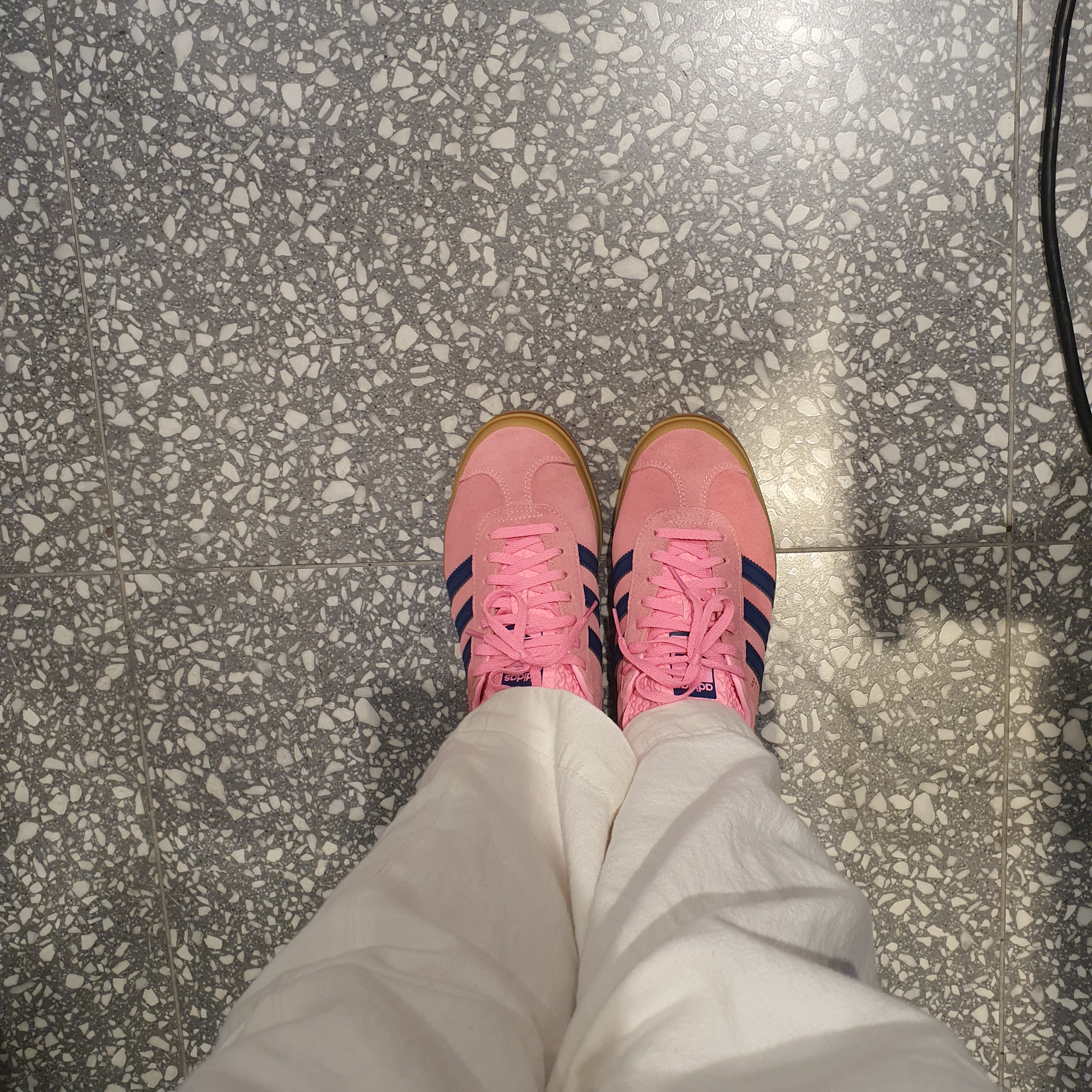 (W) Adidas Gazelle Bold Pink Glow Victory Blue 착용 스타일 - 2