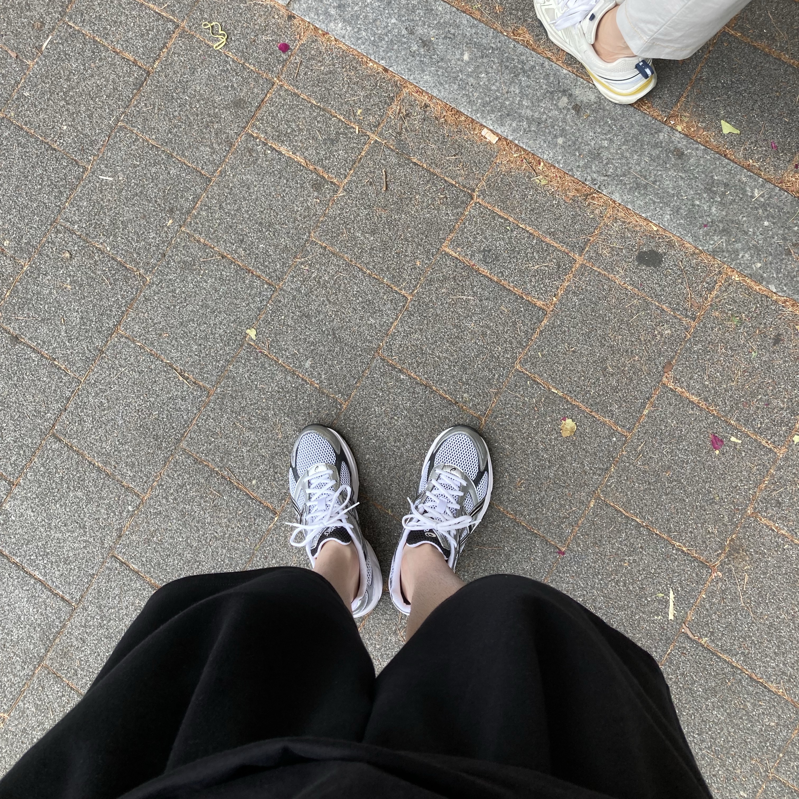 Asics Gel-1130 White Black 착용 스타일 - 8