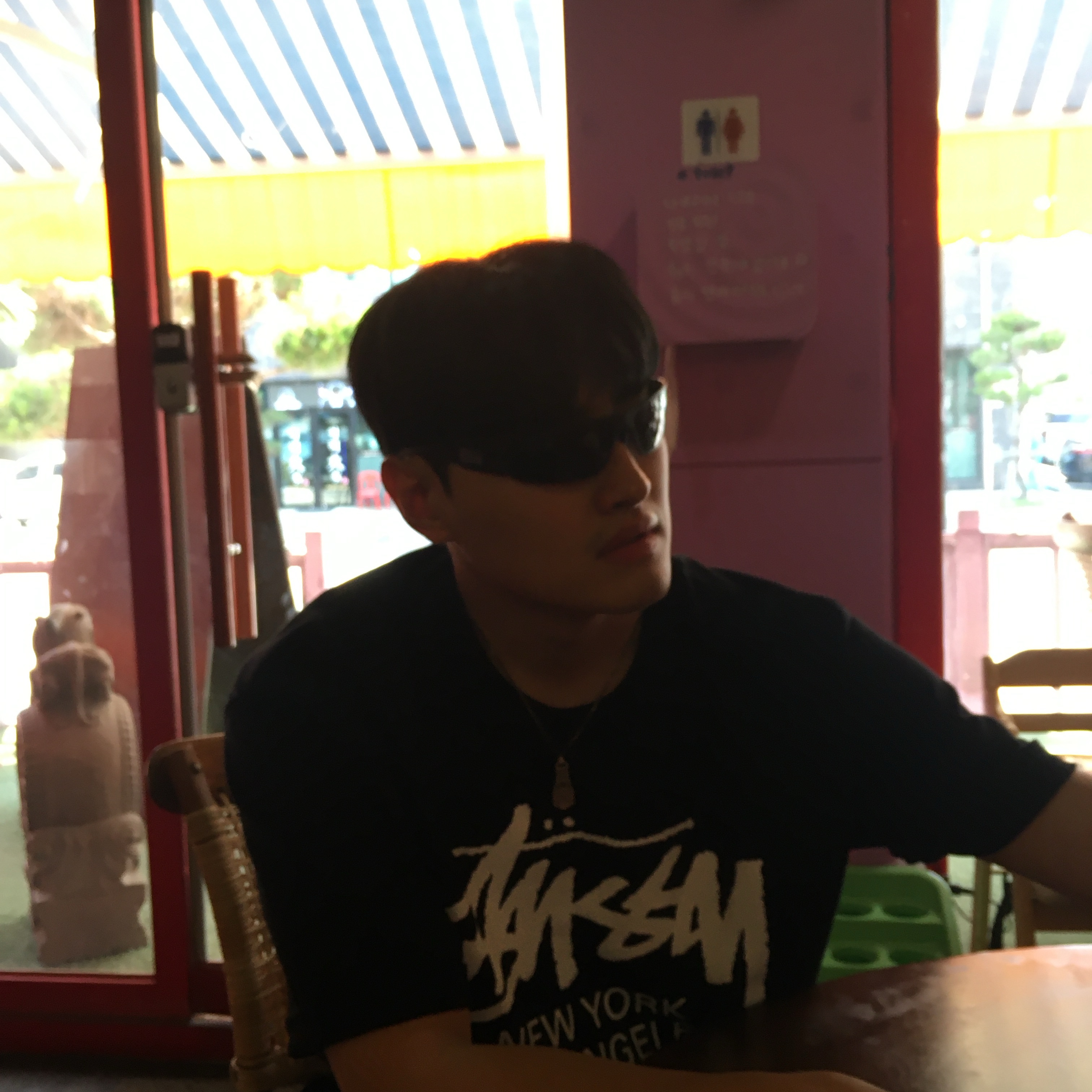 Stussy World Tour T-Shirt Black 2024,2025 착용 스타일 - 3
