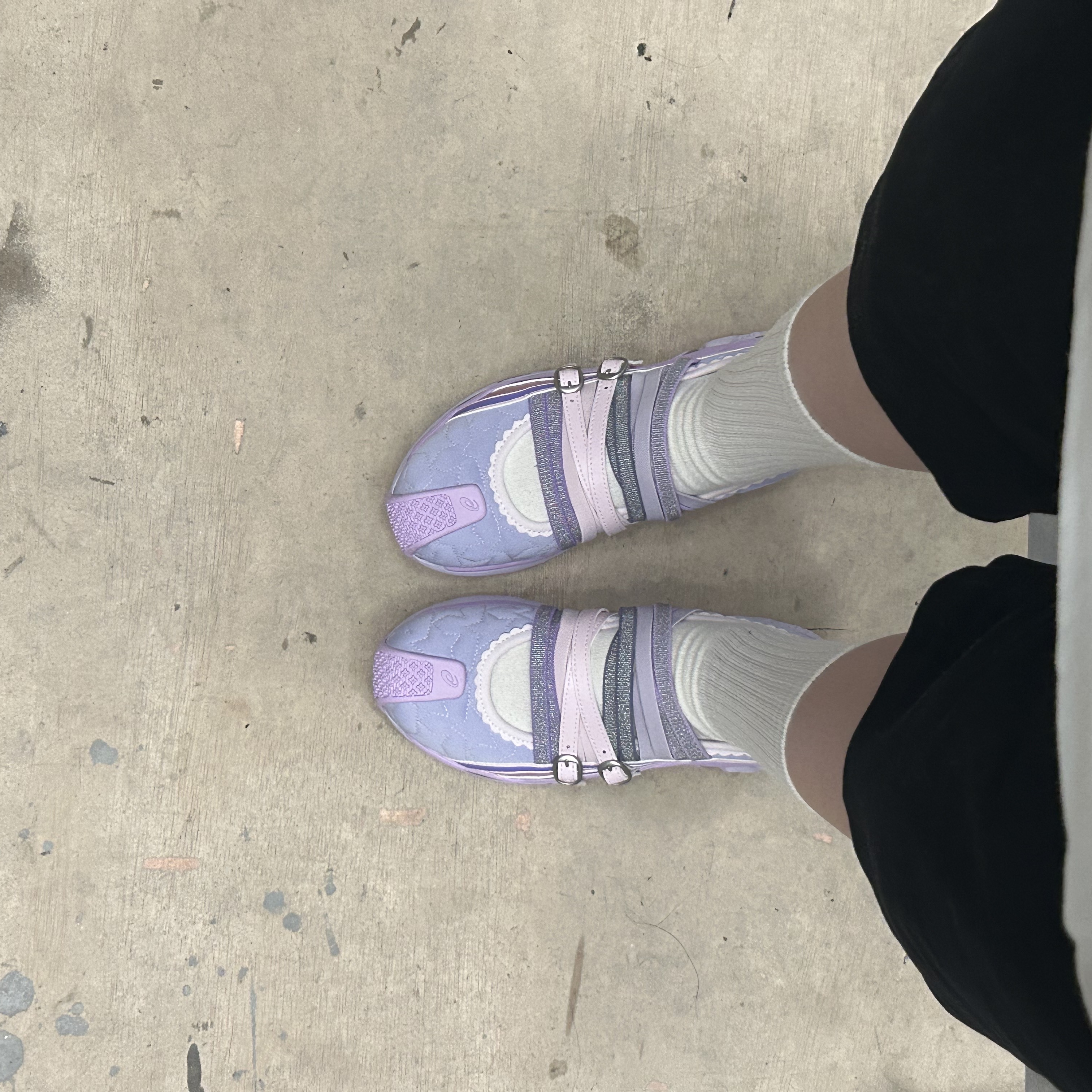 (W) Asics x Kiko Kostadinov x Heaven by Marc Jacobs Gel-Lokros Vapor Cosmos 착용 스타일 - 1