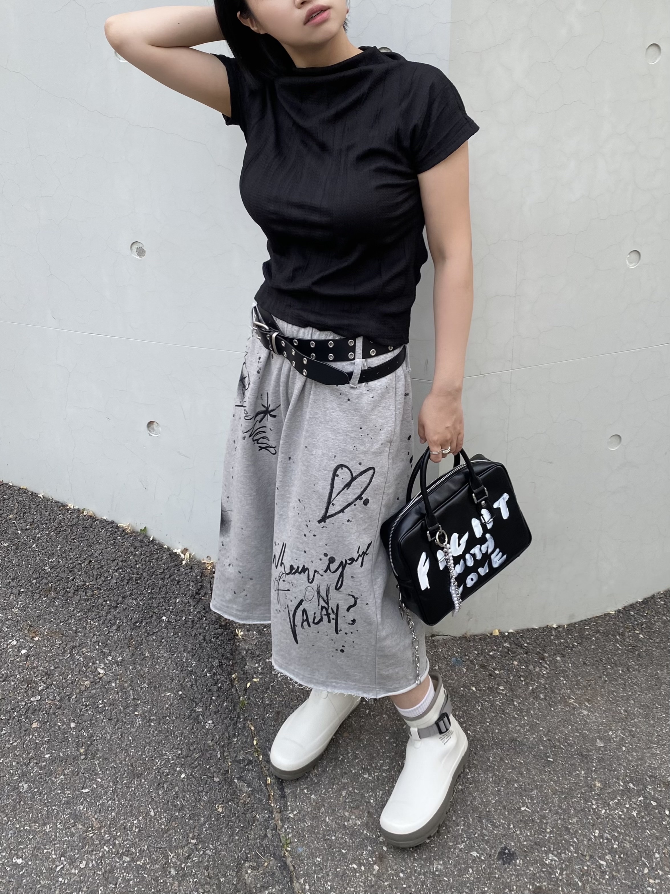 Comme des Garcons Girl Paint Bag Black 착용 스타일