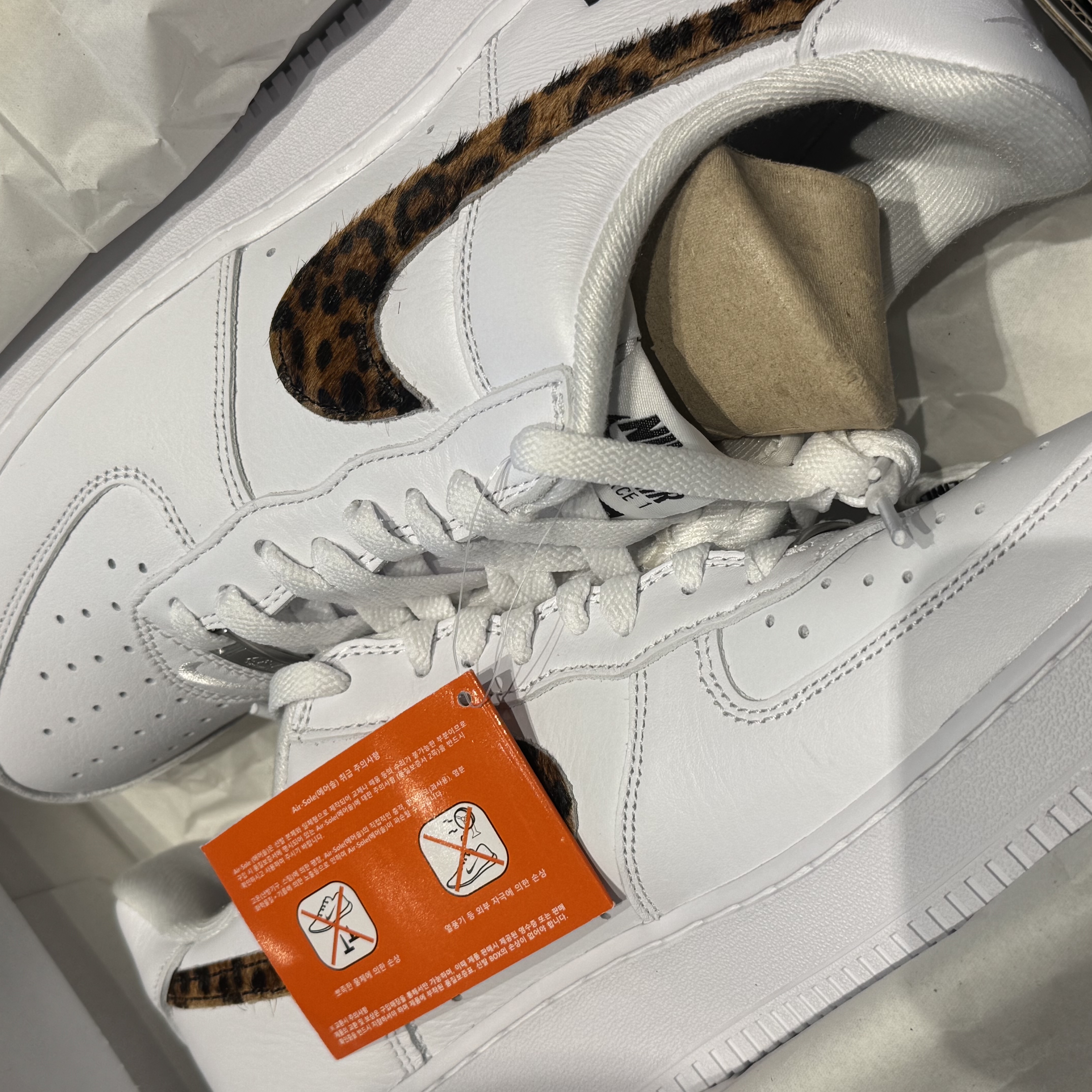 Nike x Supreme x GOODENOUGH Air Force 1 Low White - 25SS 착용 스타일