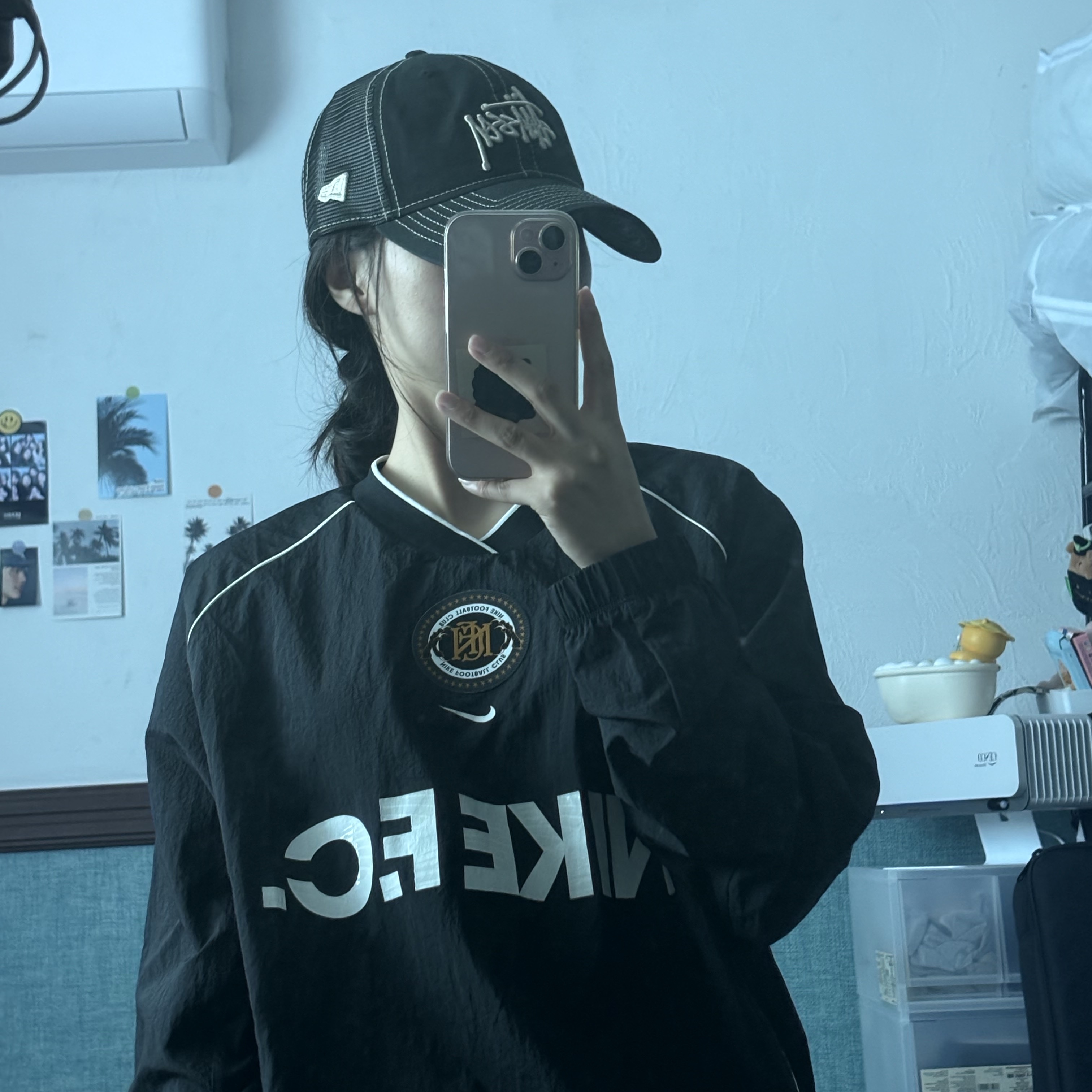 Stussy New Era 9twenty Basic Trucker Black 착용 스타일