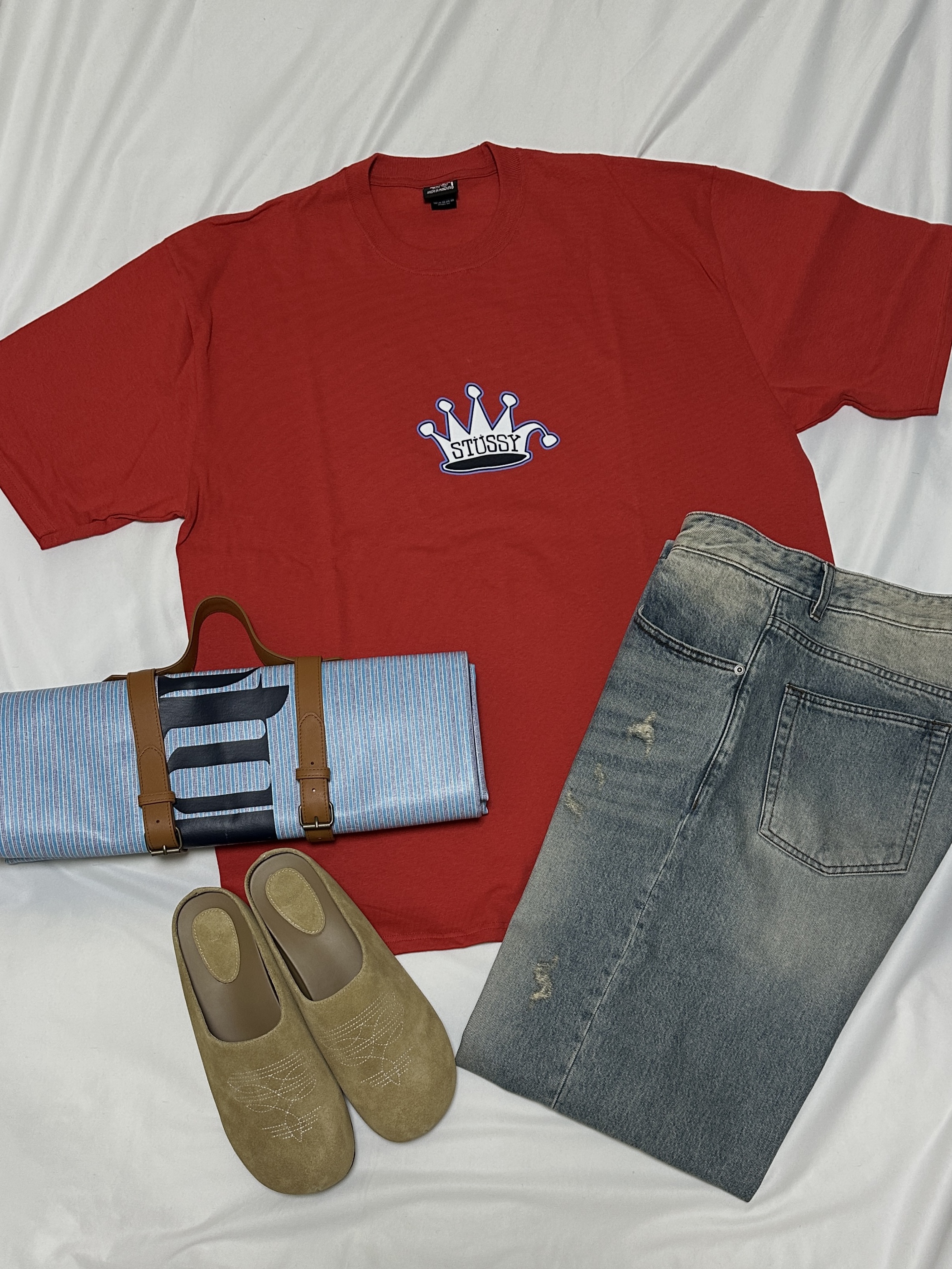 Stussy King Crown T-Shirt Cayenne 착용 스타일