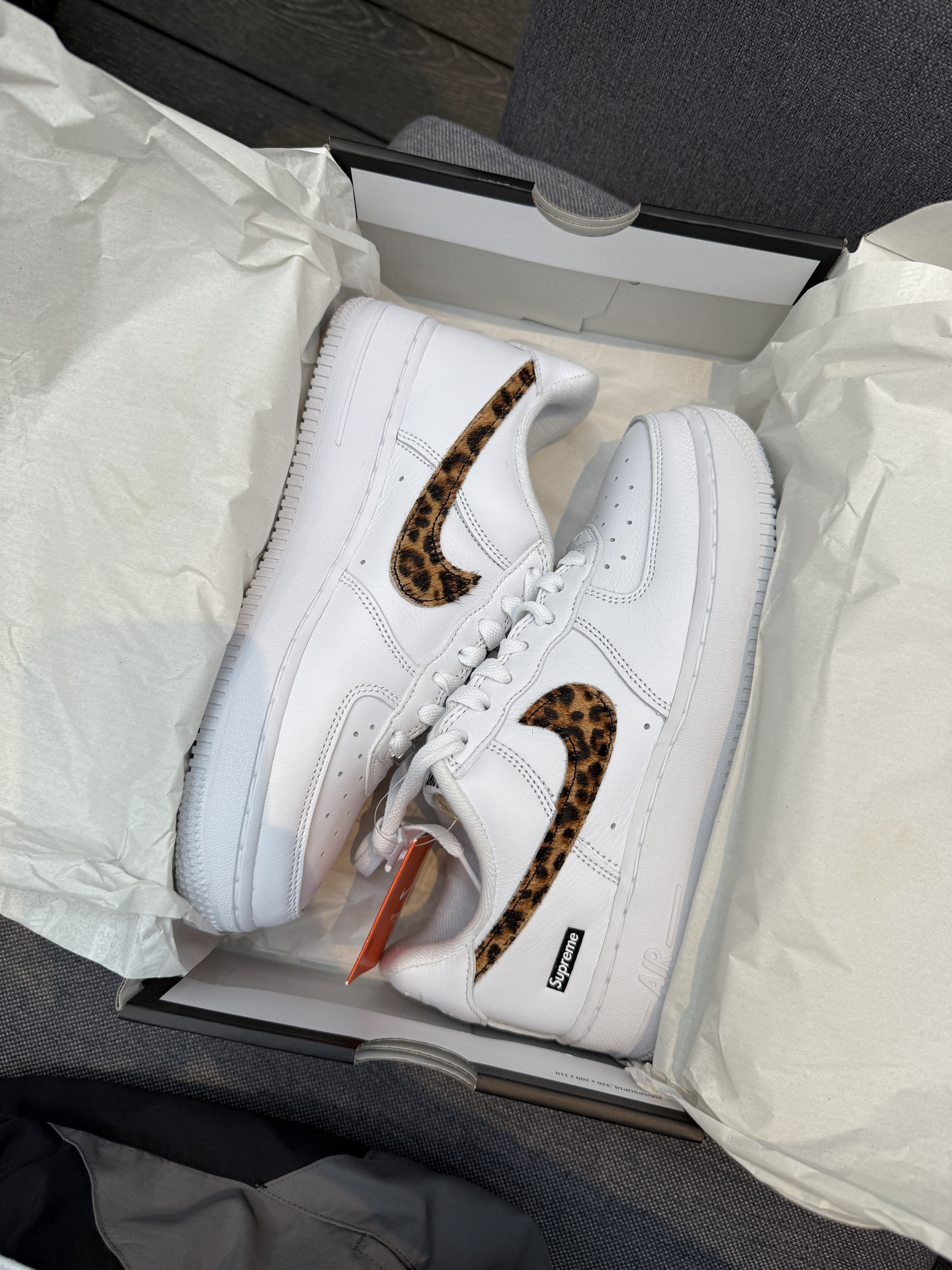 Nike x Supreme x GOODENOUGH Air Force 1 Low White - 25SS 착용 스타일
