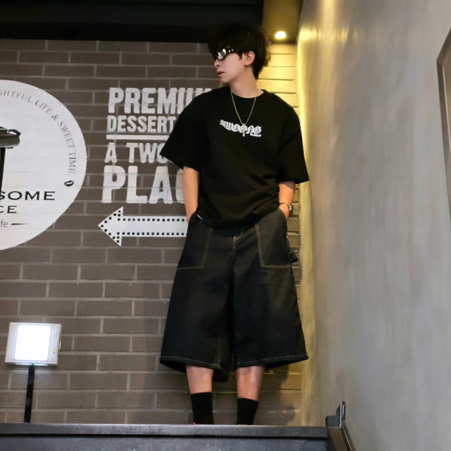 Crocs x Staple Classic All Terrain Clog Black, Samsung Galaxy Watch6 44mm LTE Silver (Korean Ver.) 착용 스타일 - 2