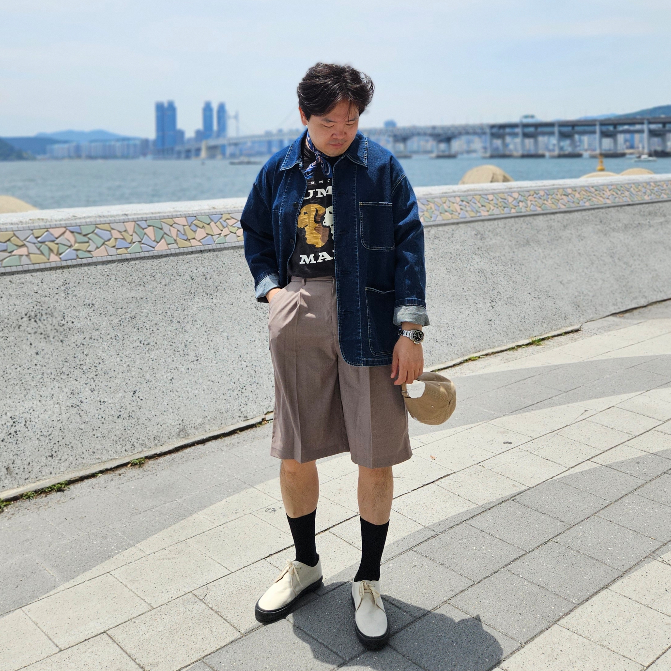 Human Made Graphic T-Shirt #12 Black, New Era x MoMA New York Yankees Cap Camel 착용 스타일 - 1