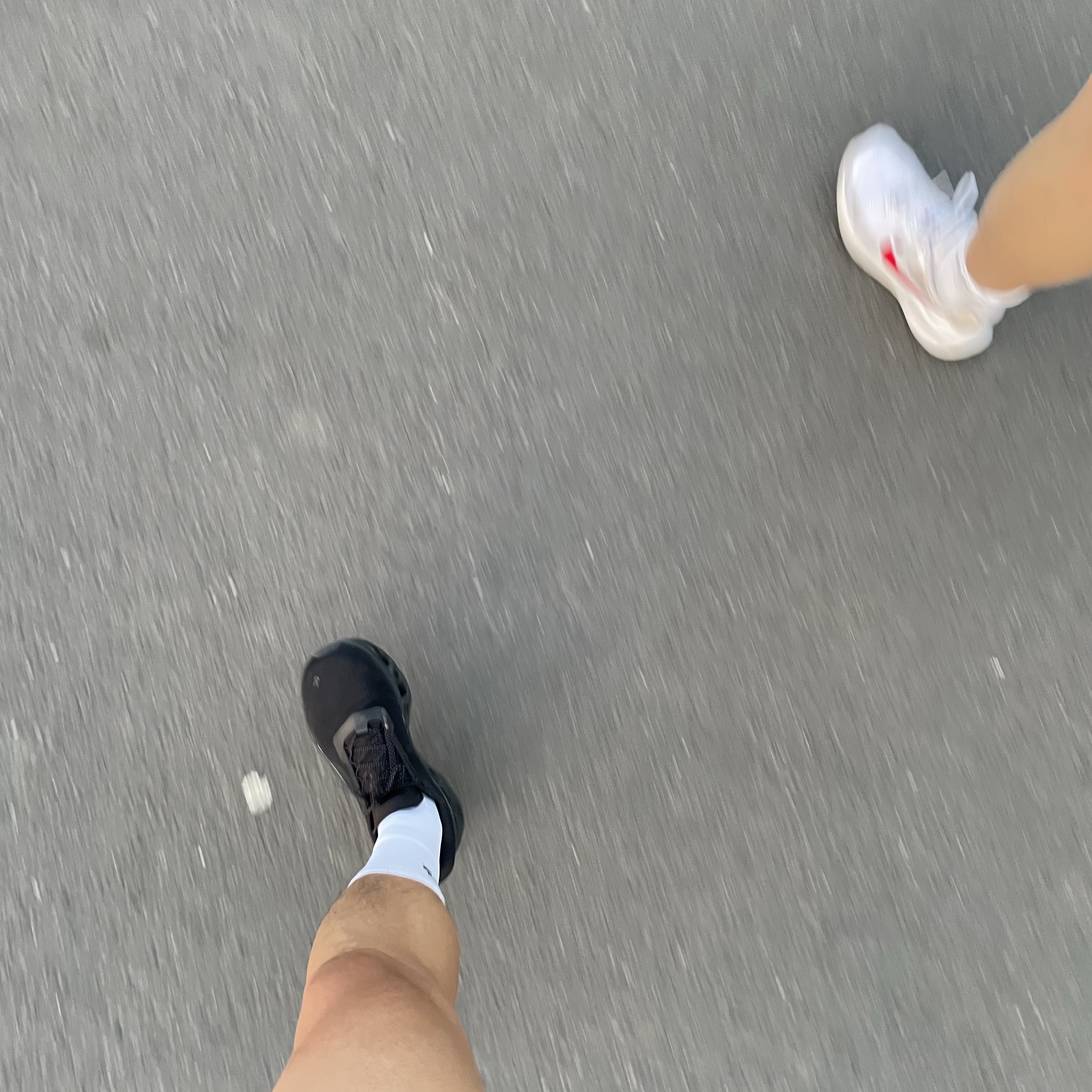 On Running Cloudmonster 2 Black 착용 스타일