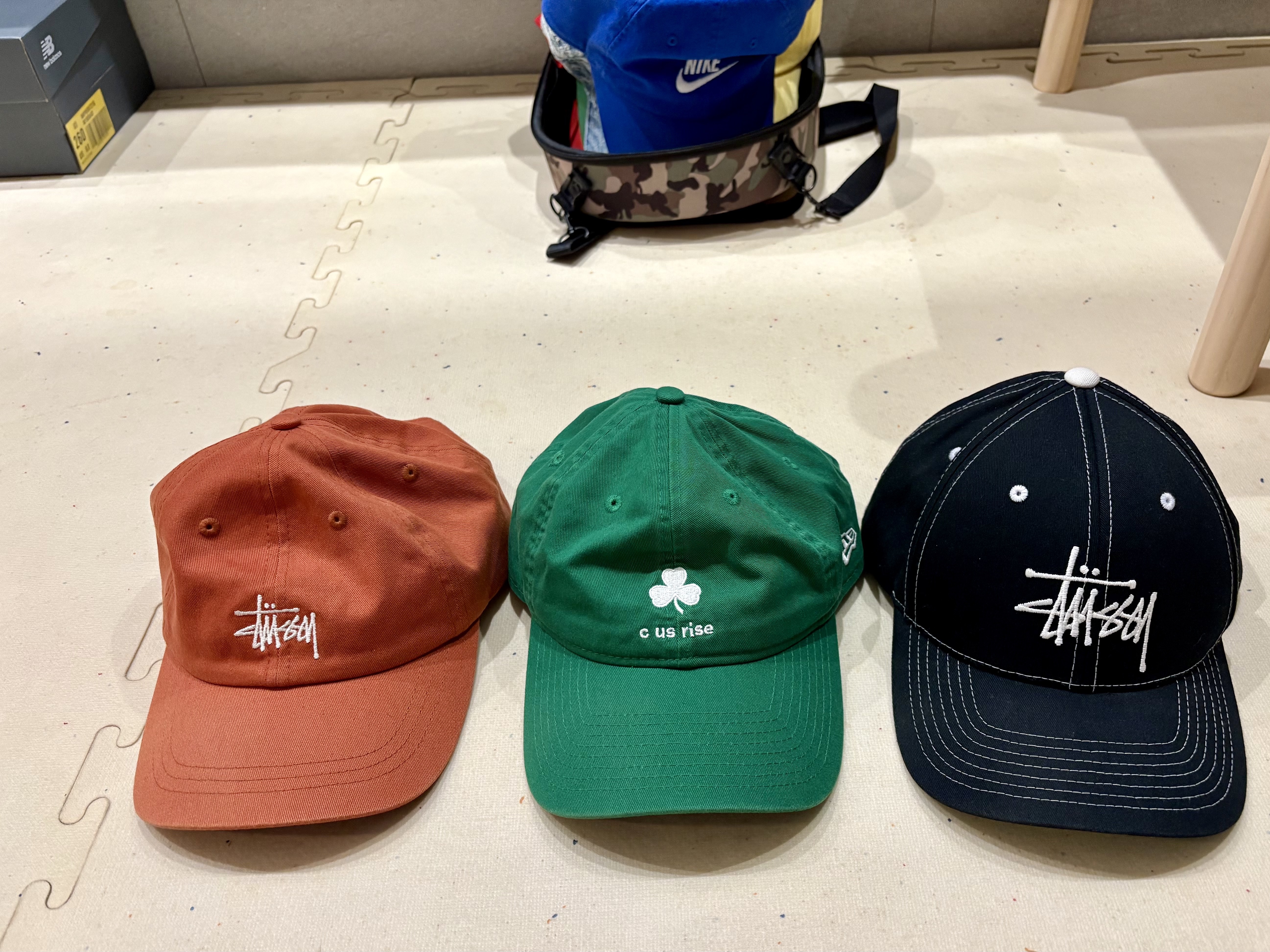 Stussy Basic Stock Low Pro Cap Dusty Orange, Stussy Basic Structured Low Pro Cap Black 착용 스타일