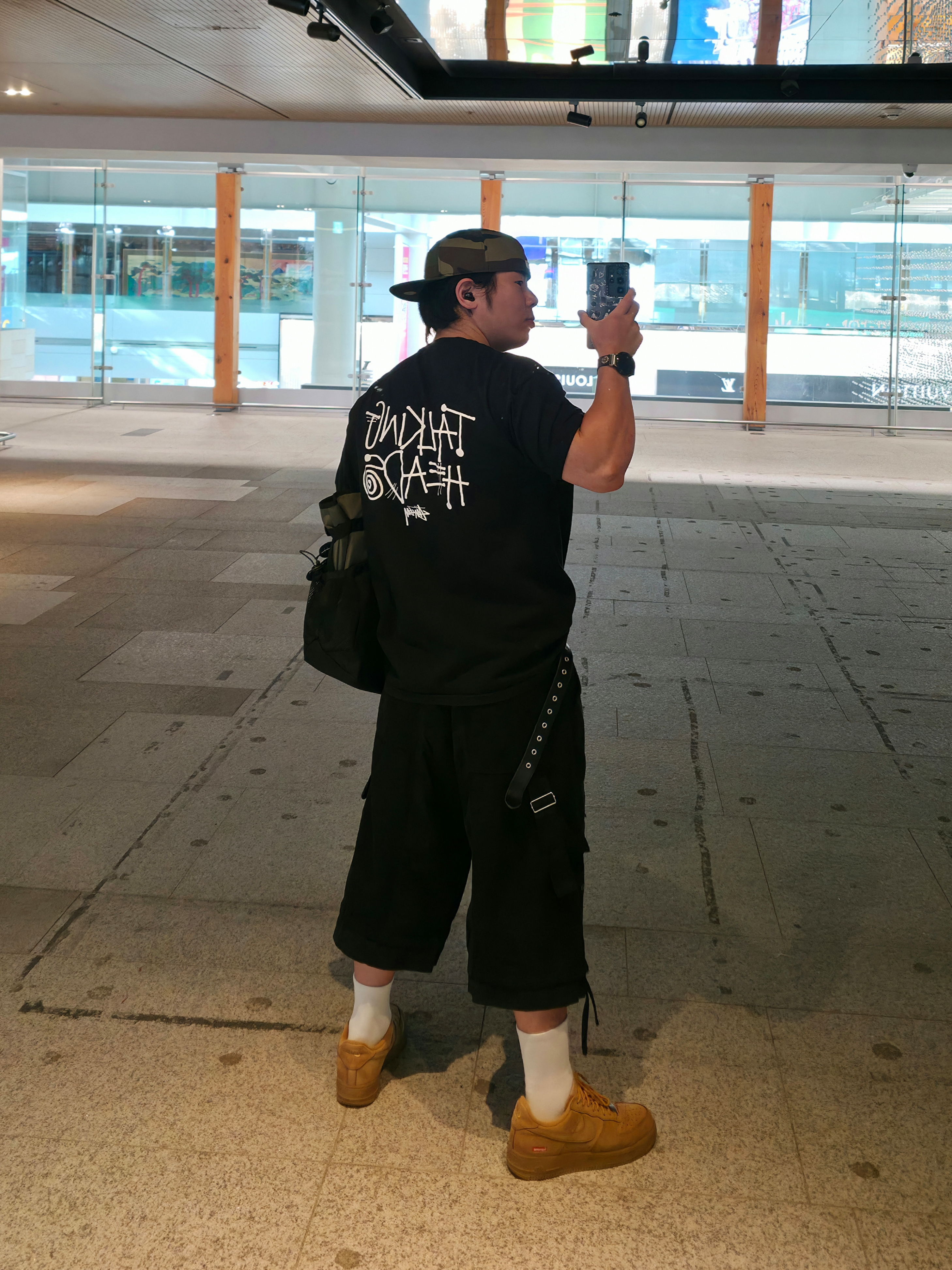 Stussy x Talking Heads Stop Making Sense T-Shirt Black, Nike x Supreme Air Force 1 Low Flax 착용 스타일 - 4