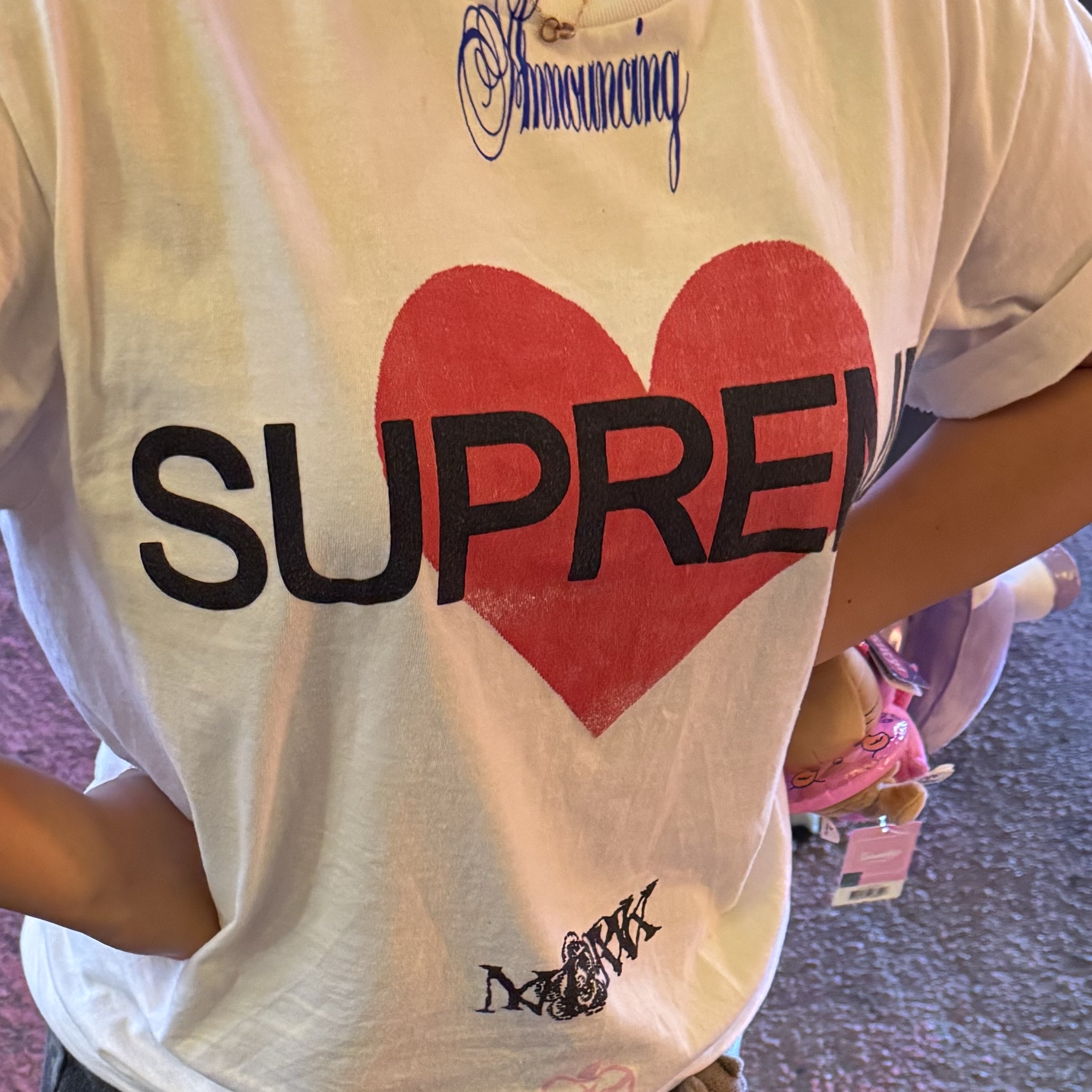 Supreme Announcing T-Shirt White - 25SS, Onitsuka Tiger Mexico 66 Yellow Black 착용 스타일 - 2