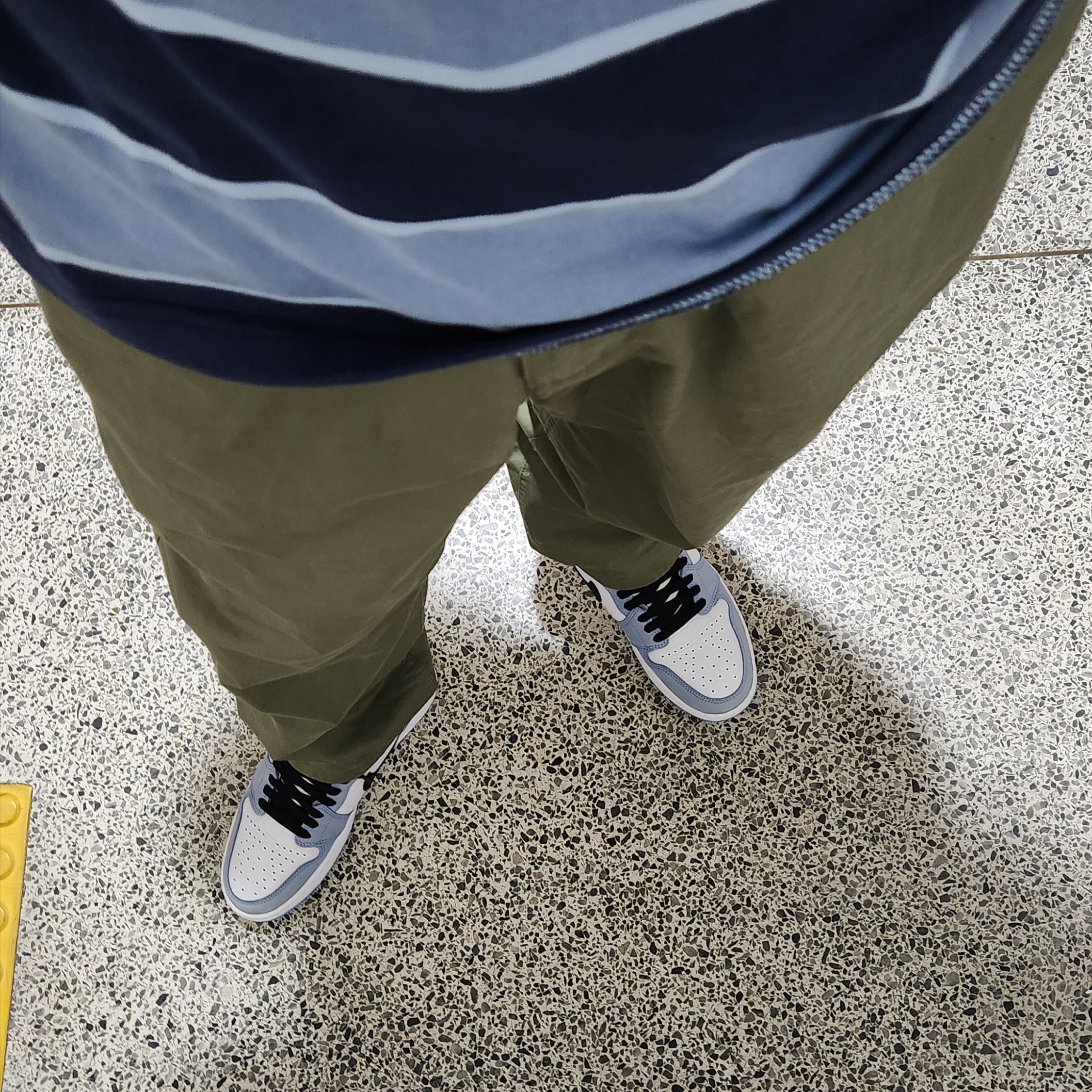 Jordan 1 Retro High OG University Blue 착용 스타일