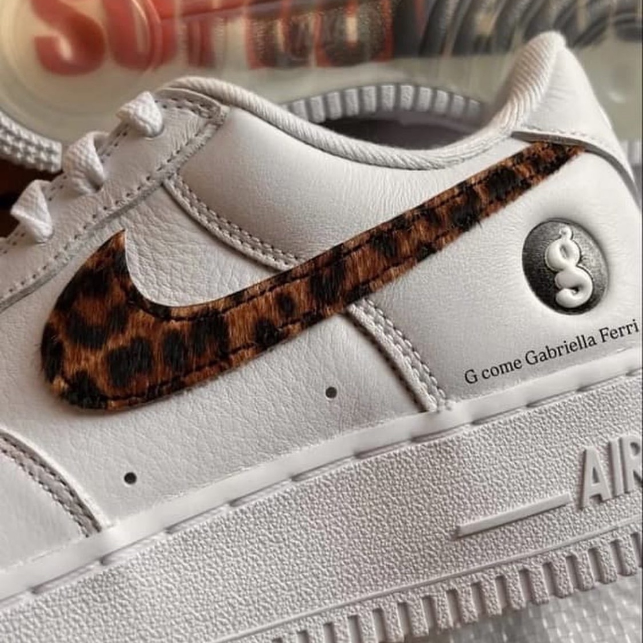 Nike x Supreme x GOODENOUGH Air Force 1 Low White - 25SS 착용 스타일 - 3