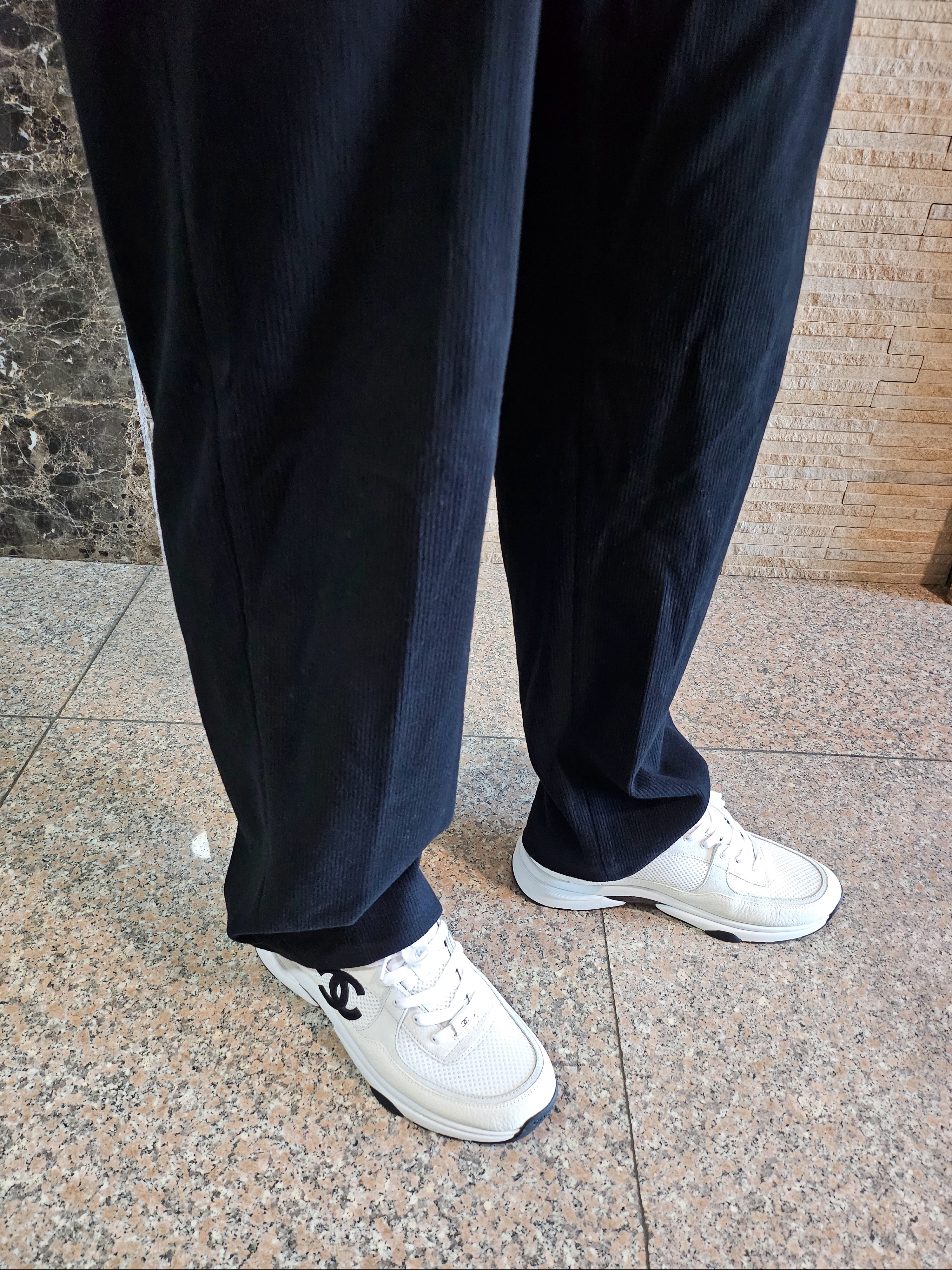 (W) Chanel Sneakers Mesh Suede Calfskin & White Black 착용 스타일