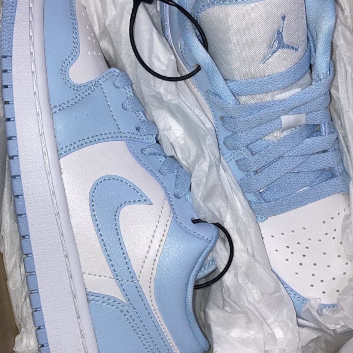 (W) Jordan 1 Low White Ice Blue 착용 스타일