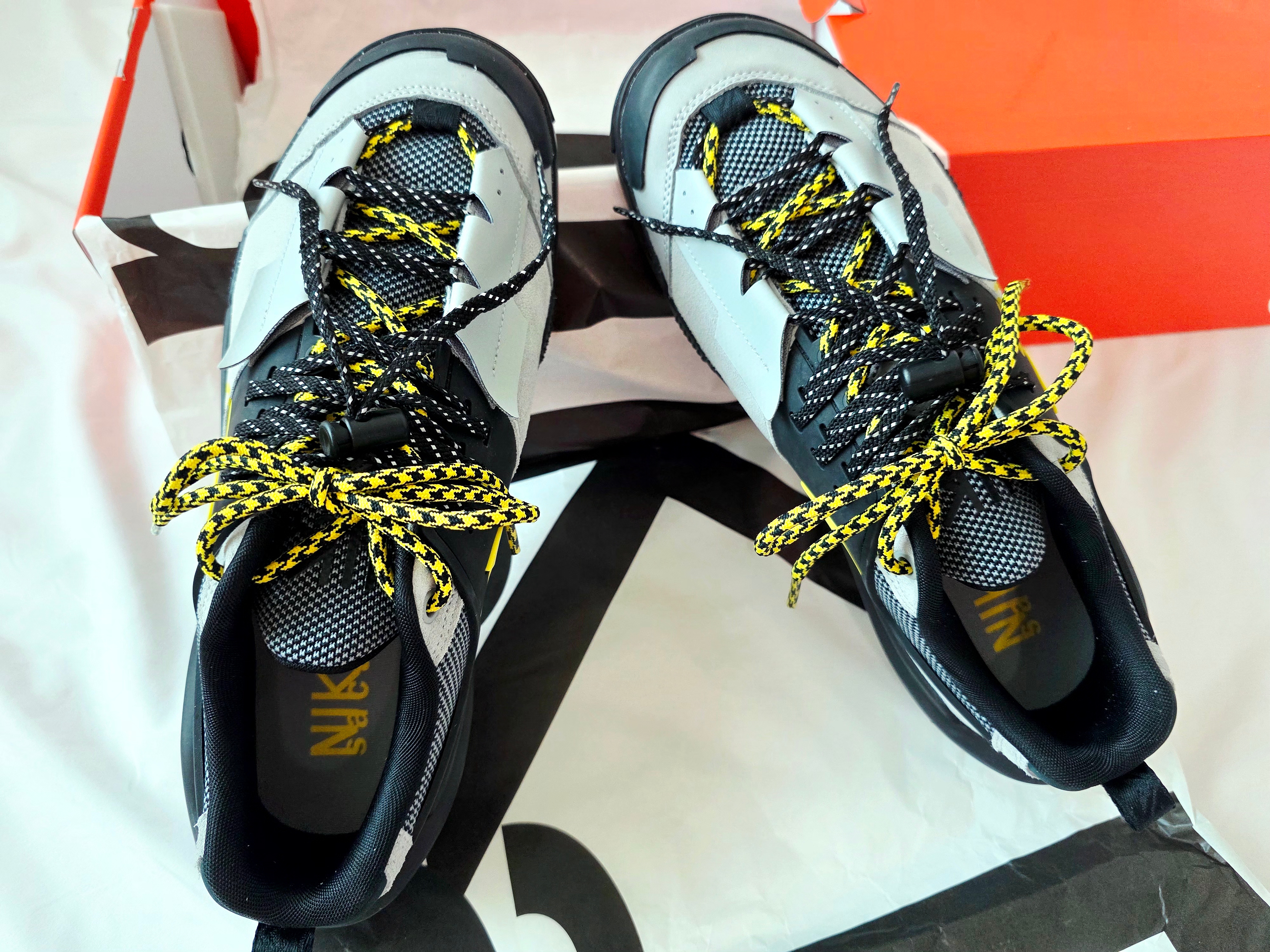 Nike x Sacai Zegamadome SP Matte Silver 착용 스타일 - 2