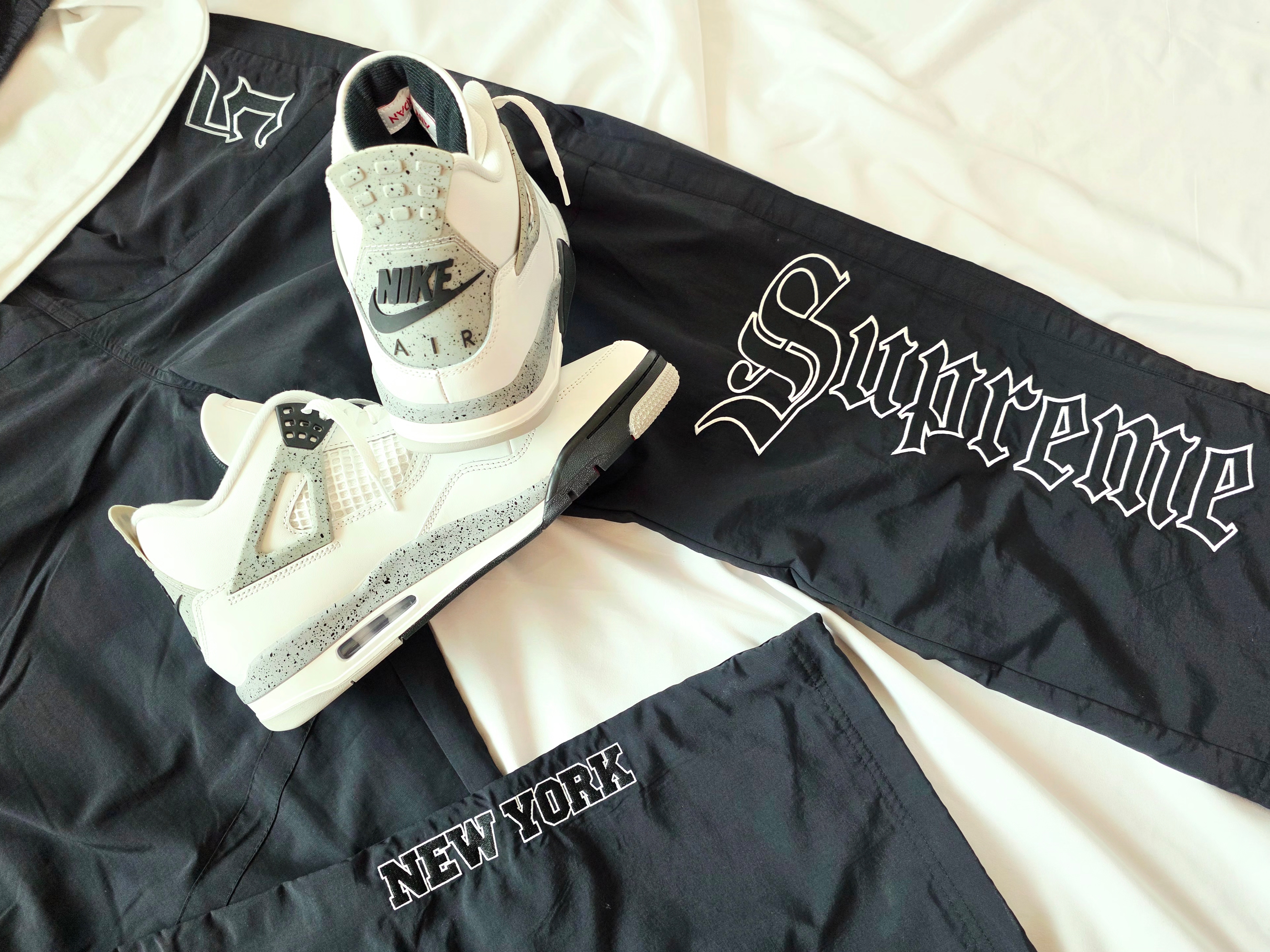 Jordan 4 Retro OG White Cement 2025, Supreme Old English Track Pants Black - 25SS 착용 스타일 - 6