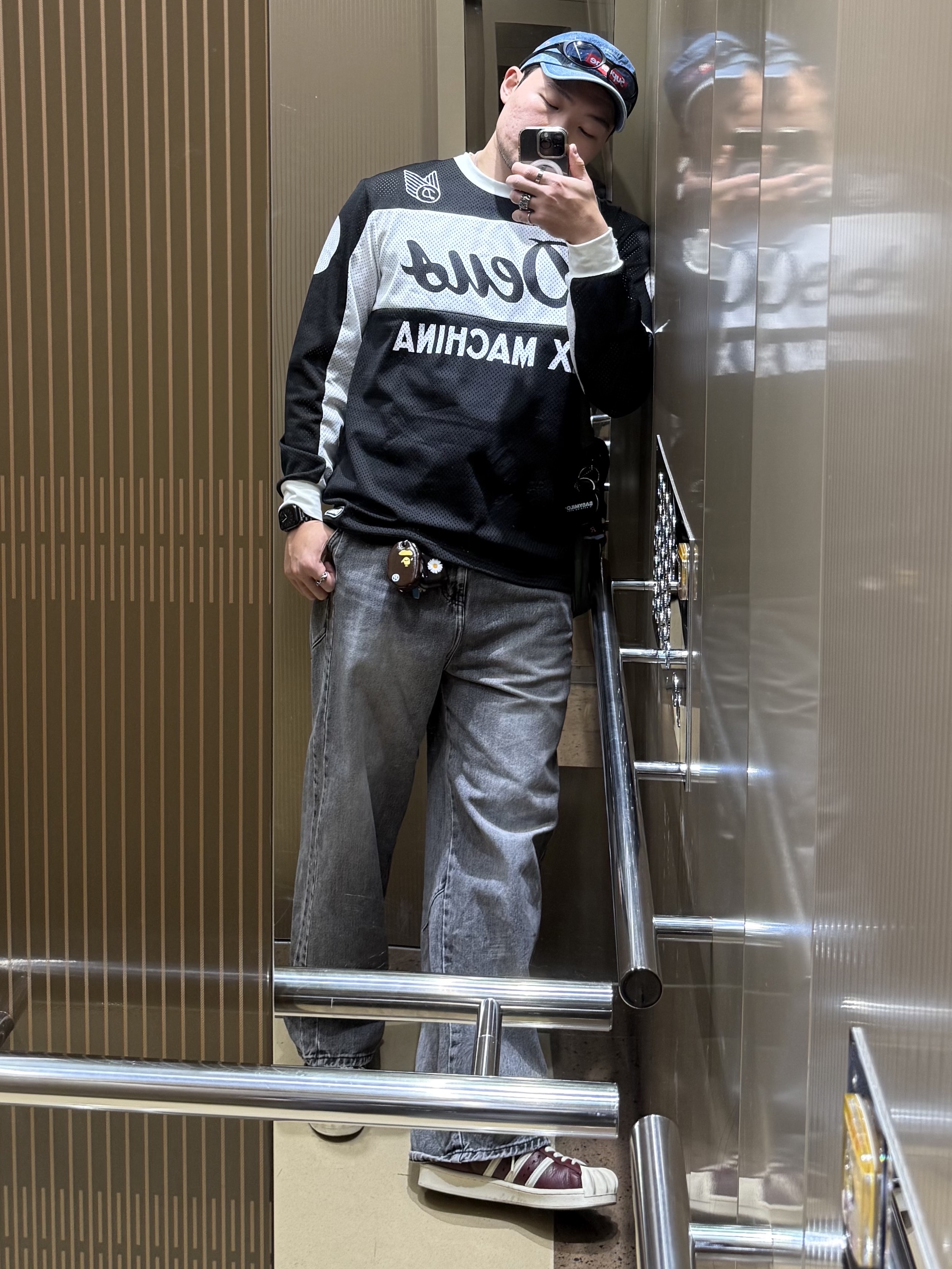 Deus Ex Machina Saber Moto Jersey Black, Oakley Eye Jacket Redux Matte Black Frame Prizm Grey Lenses High Bridge Fit 착용 스타일