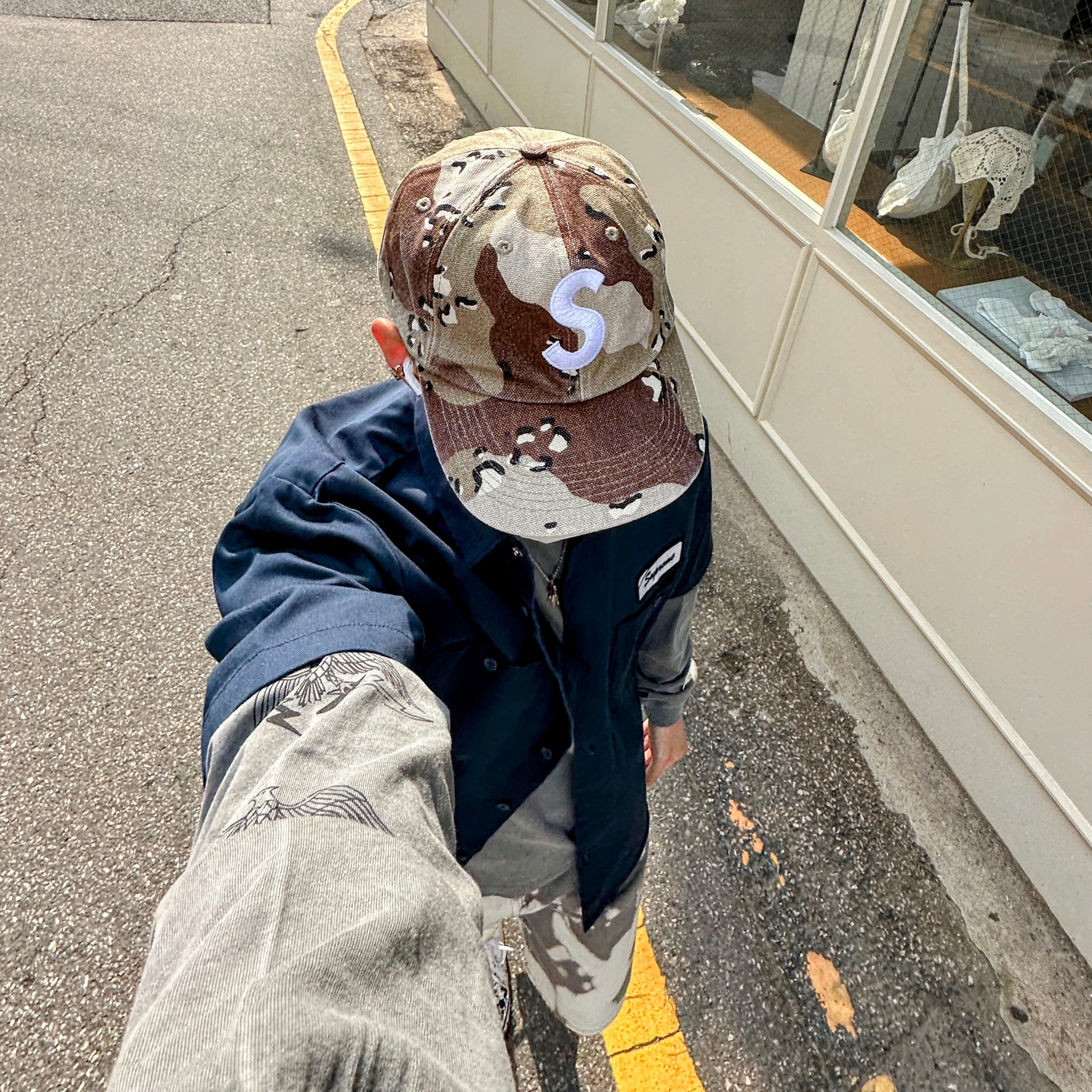 Supreme Pigment S Logo 6-Panel Chocolate Chip Camo - 24FW 착용 스타일