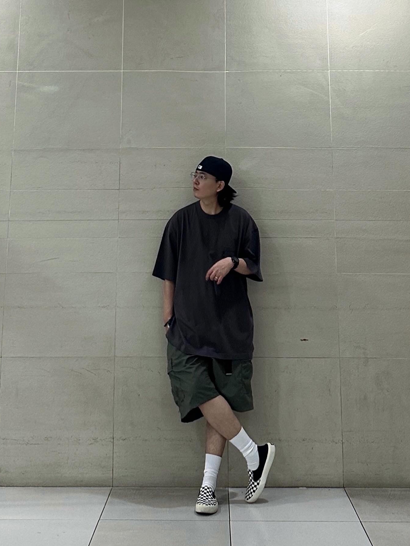 Vans Checkerboard Comfycush One Black, New Era 59Fifty MLB Authentic New York Yankees Game Navy 착용 스타일 - 1