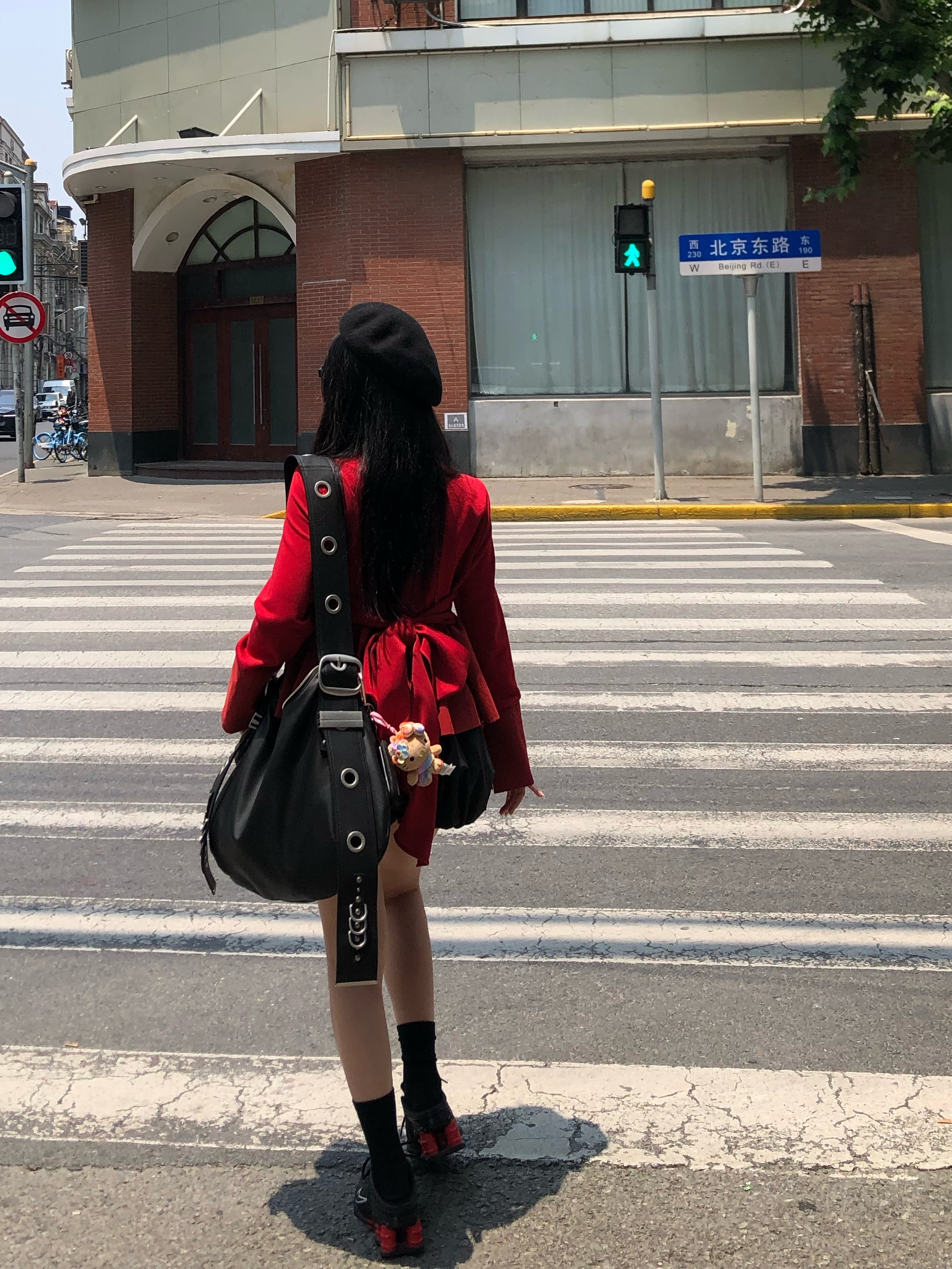 Nike x Martine Rose Shox MR4 Black, Vacant Archive Bella Wide Strap Hobo Bag Black 착용 스타일 - 4