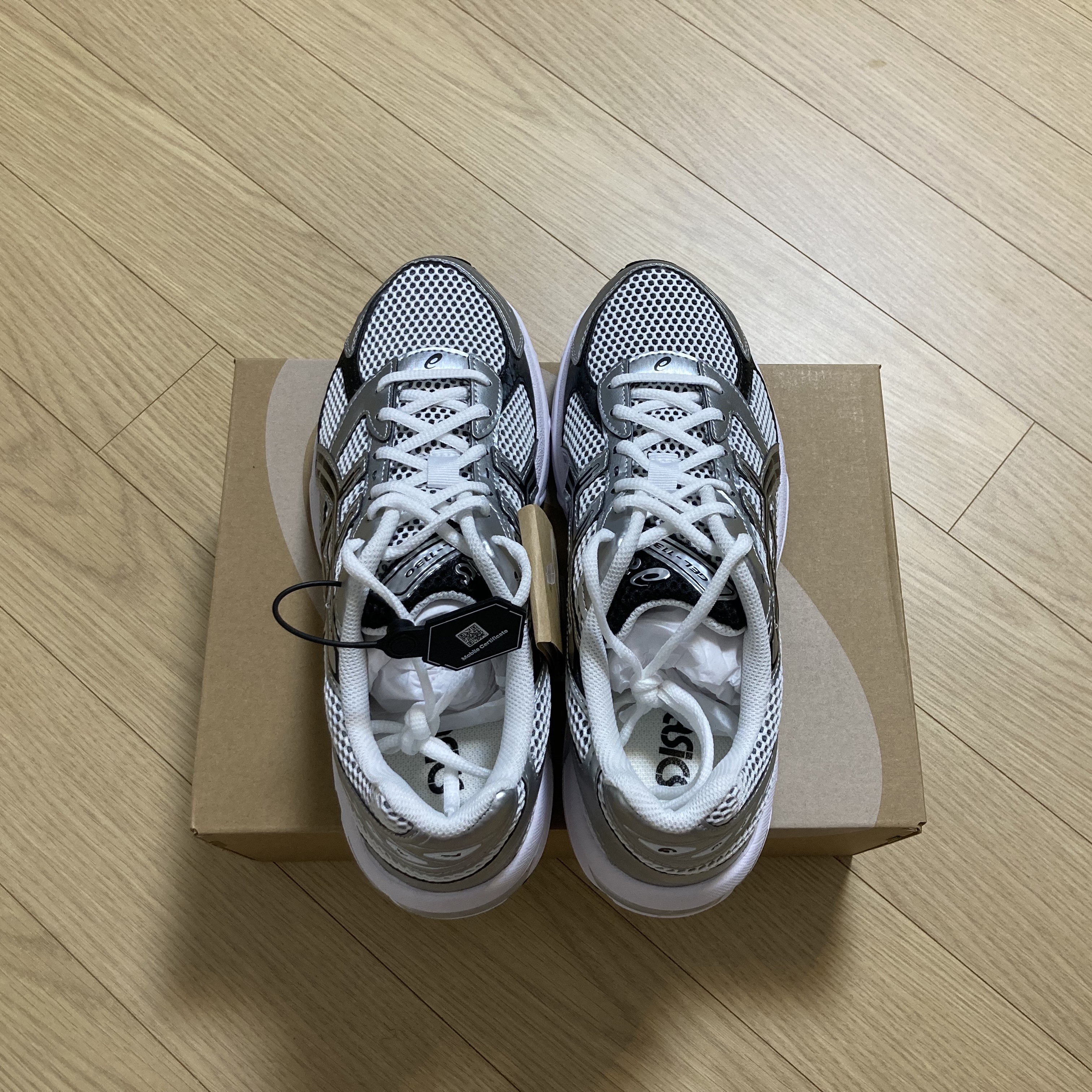 Asics Gel-1130 White Black 착용 스타일 - 4