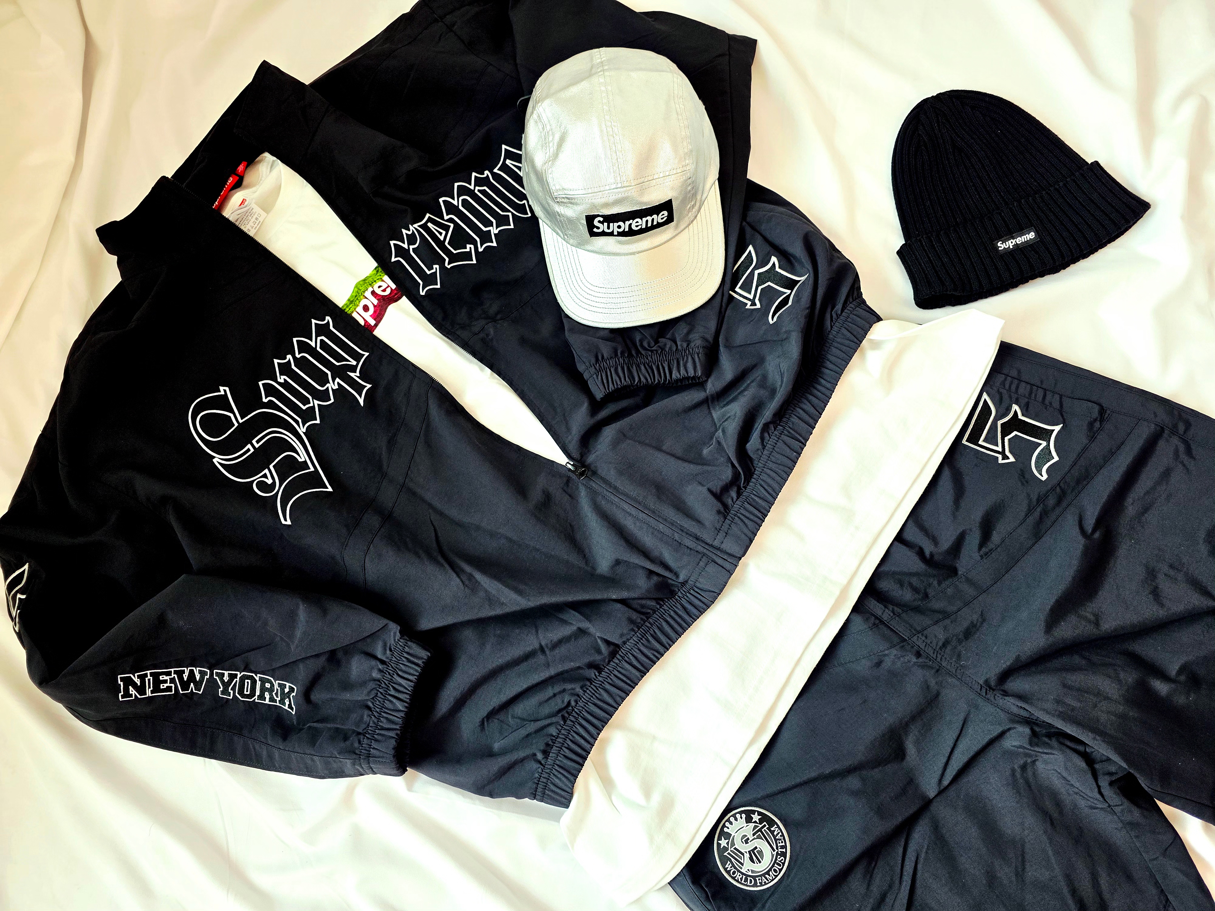 Jordan 4 Retro OG White Cement 2025, Supreme Old English Track Pants Black - 25SS 착용 스타일 - 2