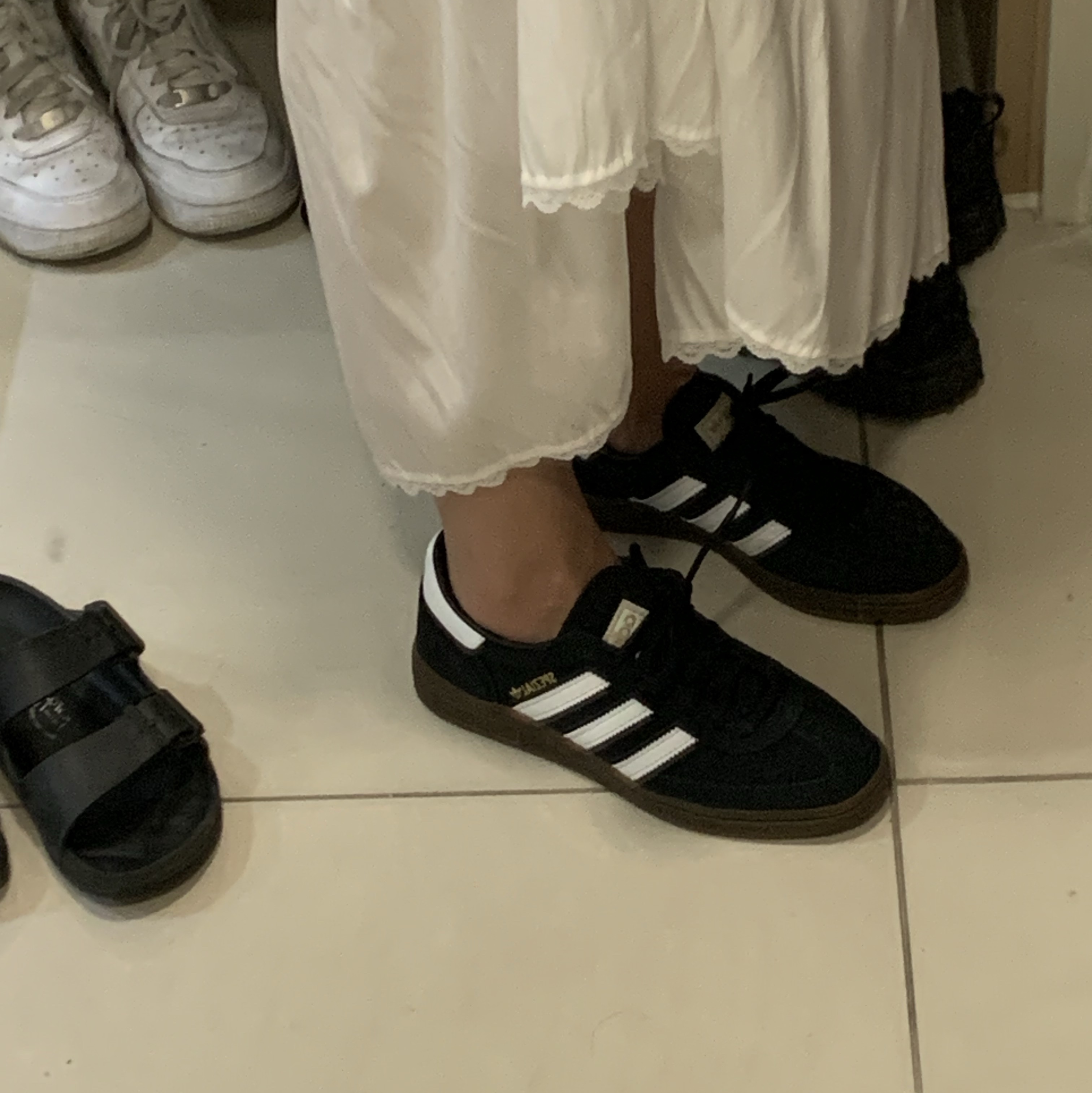 Adidas Spezial Handball Core Black 착용 스타일 - 2