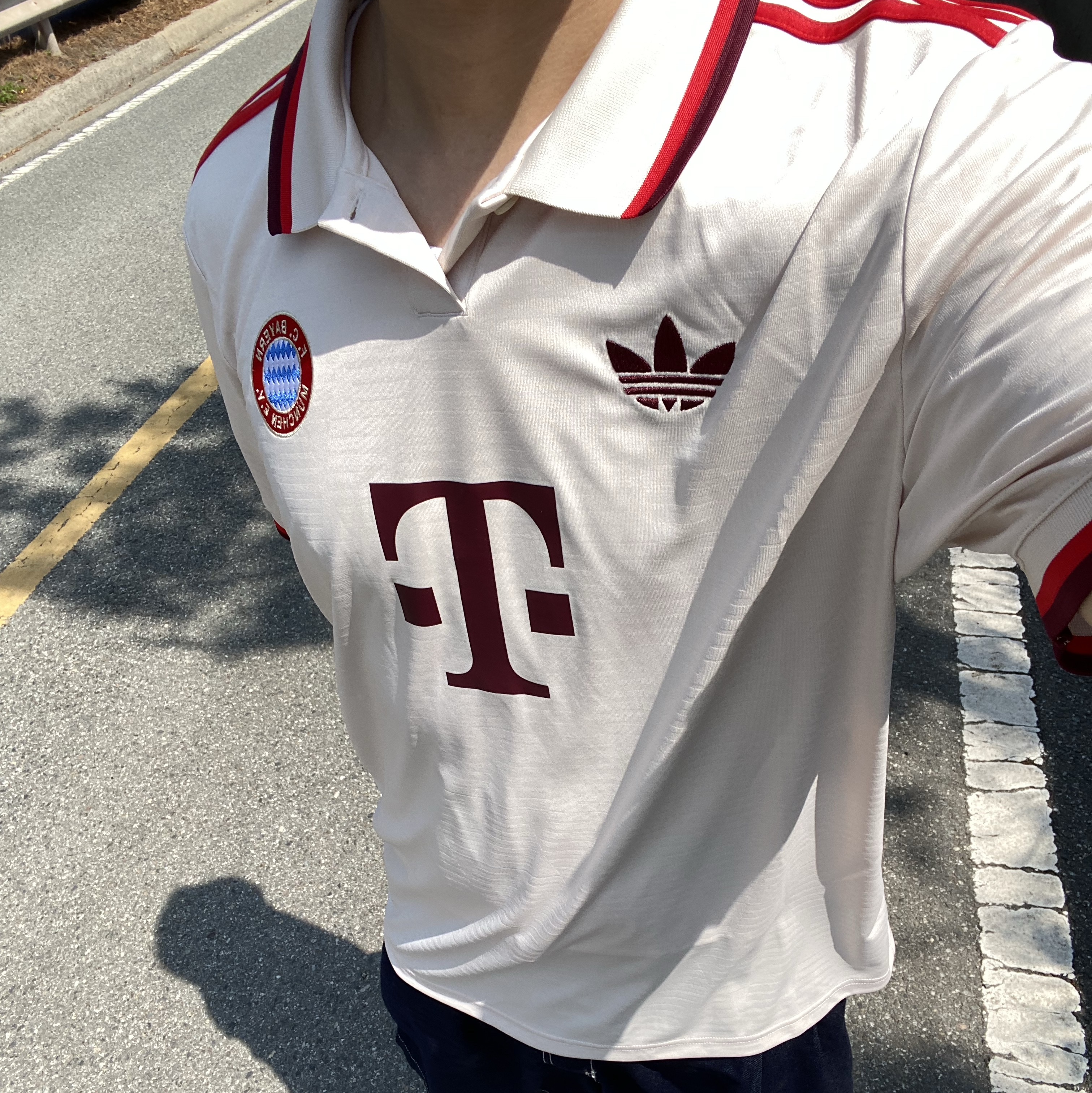 Adidas Bayern Munchen 2024/25 3rd Jersey Linen - KR Sizing (Non Marking Ver.), Adidas Yeezy Foam RNNR Sand 착용 스타일 - 1