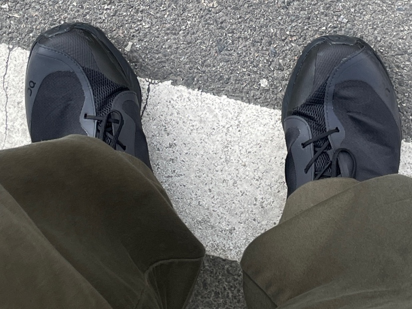 On Running x Post Archive Faction (Paf) Cloudventure Peak All Black 착용 스타일 - 2