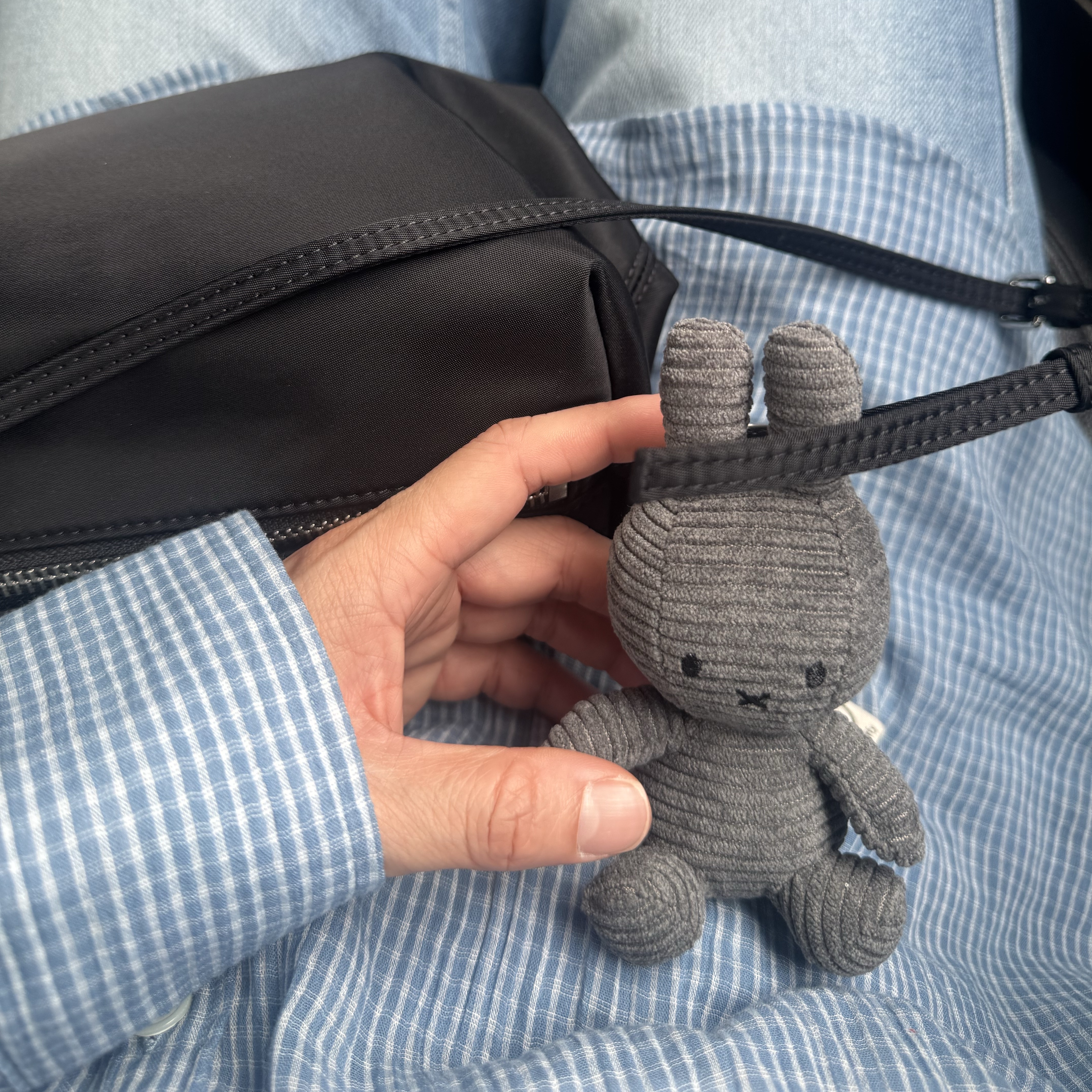 Miffy x Bon Ton Toys Keychain Corduroy Grey 착용 스타일