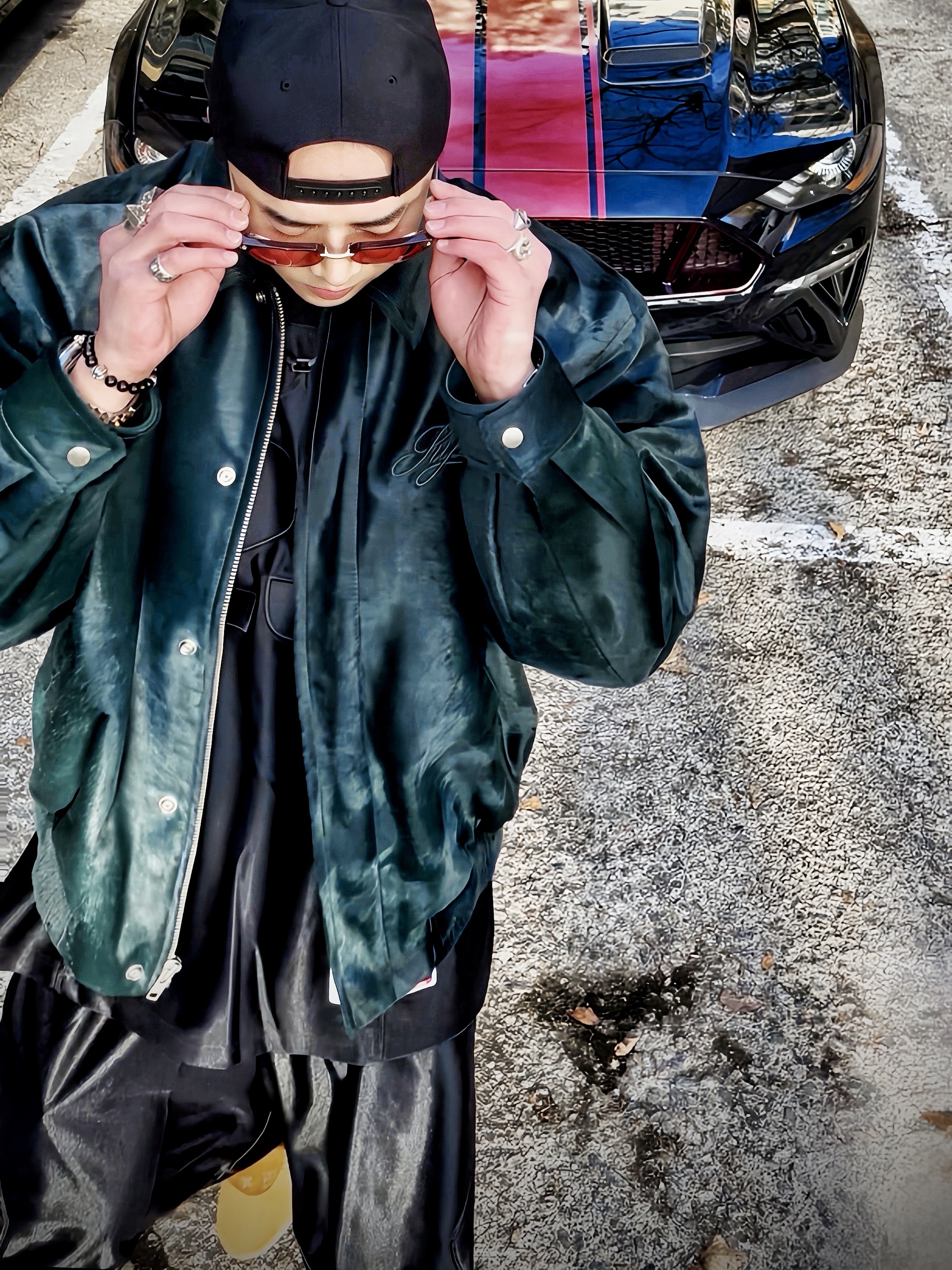 Supreme x 40 Acres Spikes T-Shirt Black - 25SS, Supreme x Jordan Warm Up Jersey Black - 24FW 착용 스타일 - 3