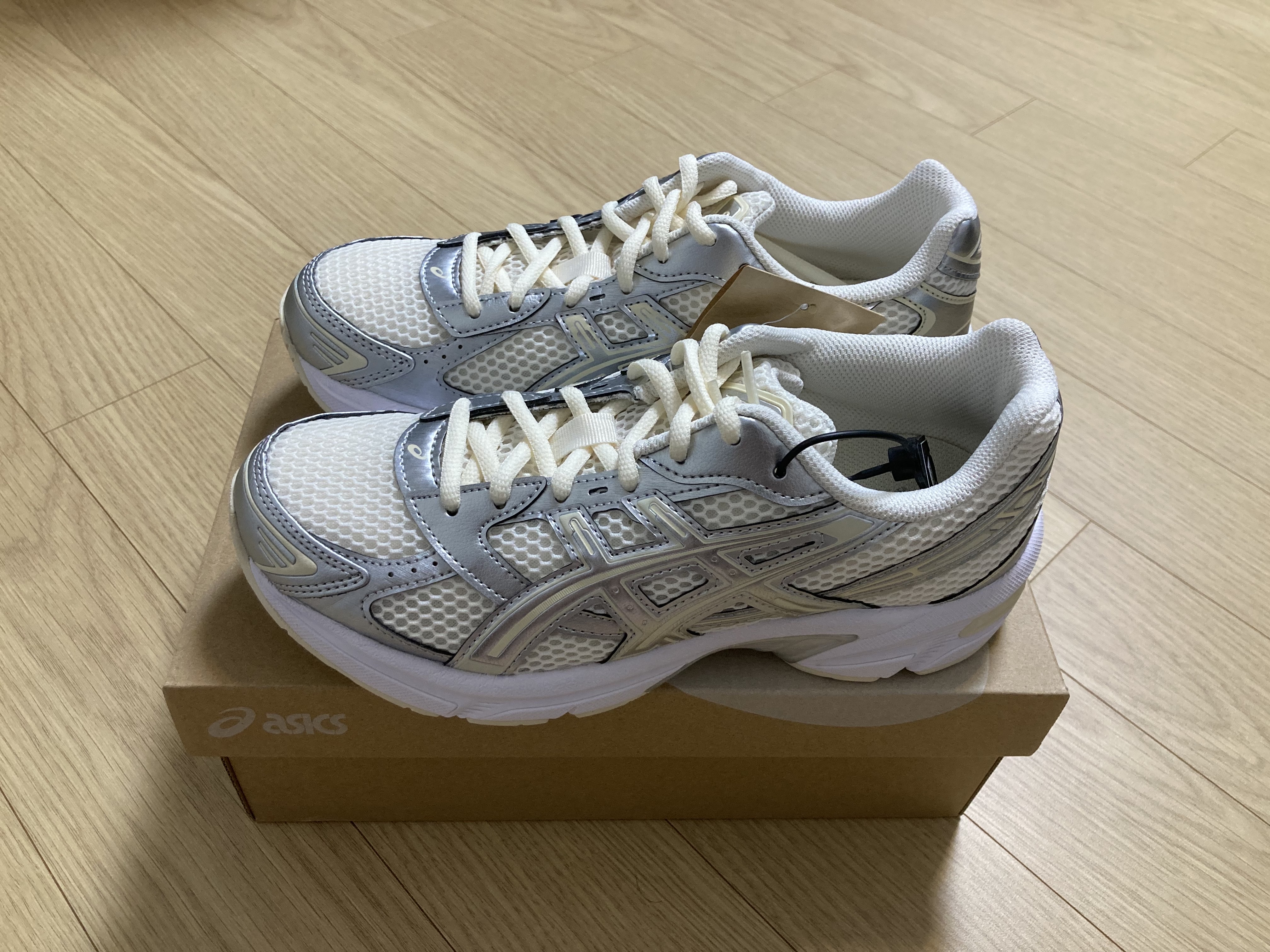 (W) Asics Gel-1130 Cream Pure Silver 착용 스타일 - 3
