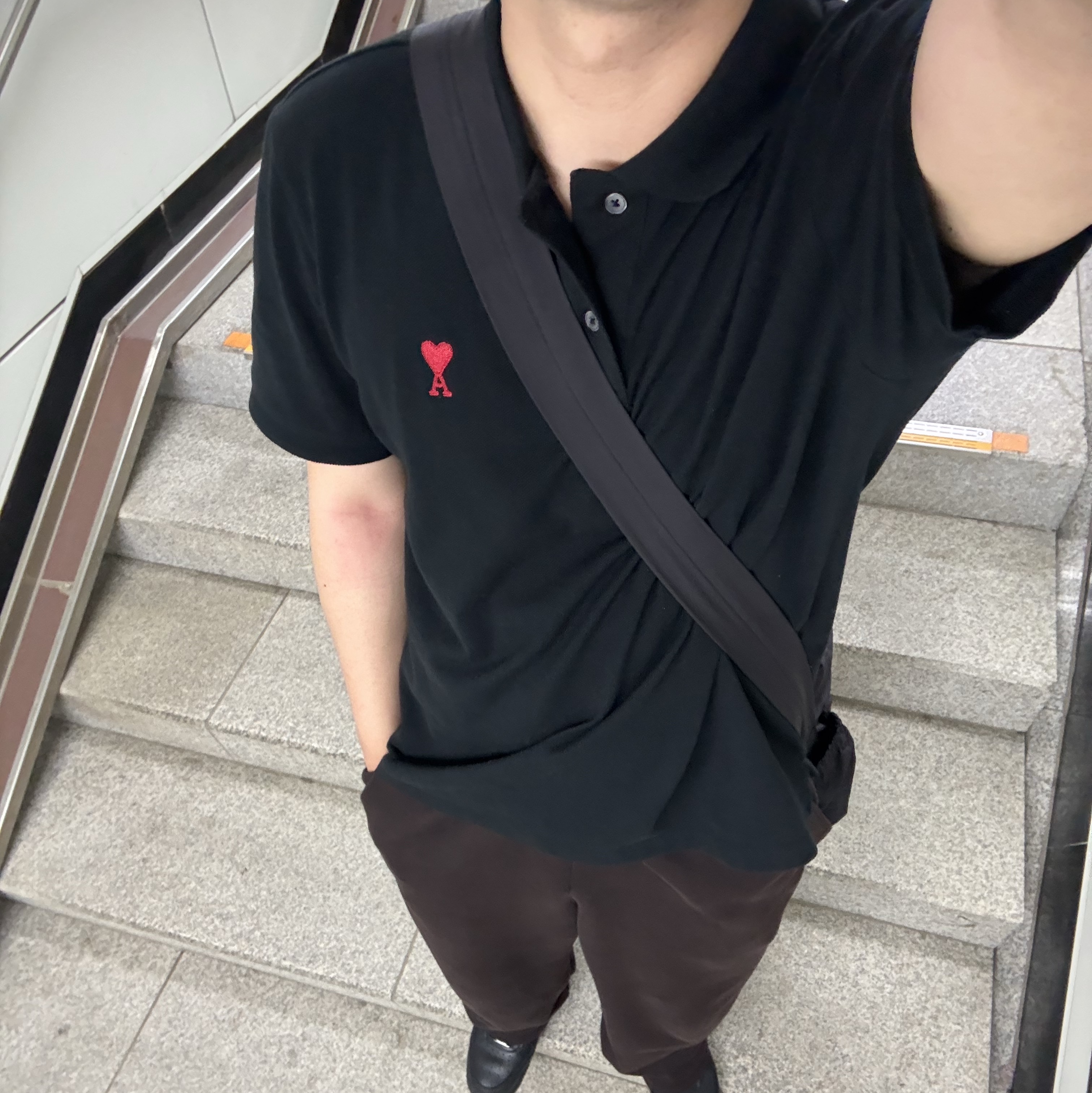 AMI de Coeur Polo Shirt Black 착용 스타일