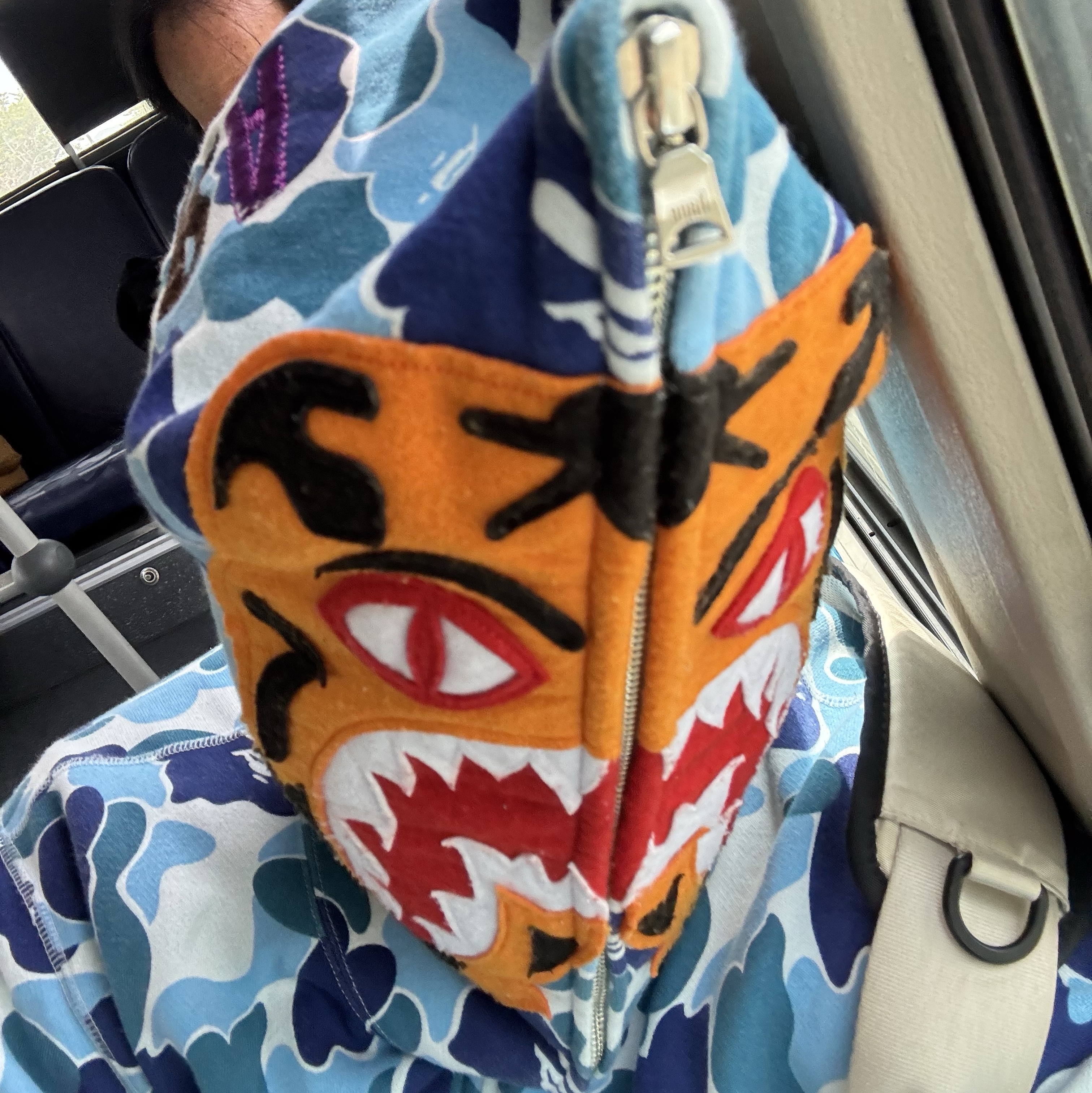 BAPE ABC Camo Tiger Full Zip Hoodie Blue 착용 스타일 - 1