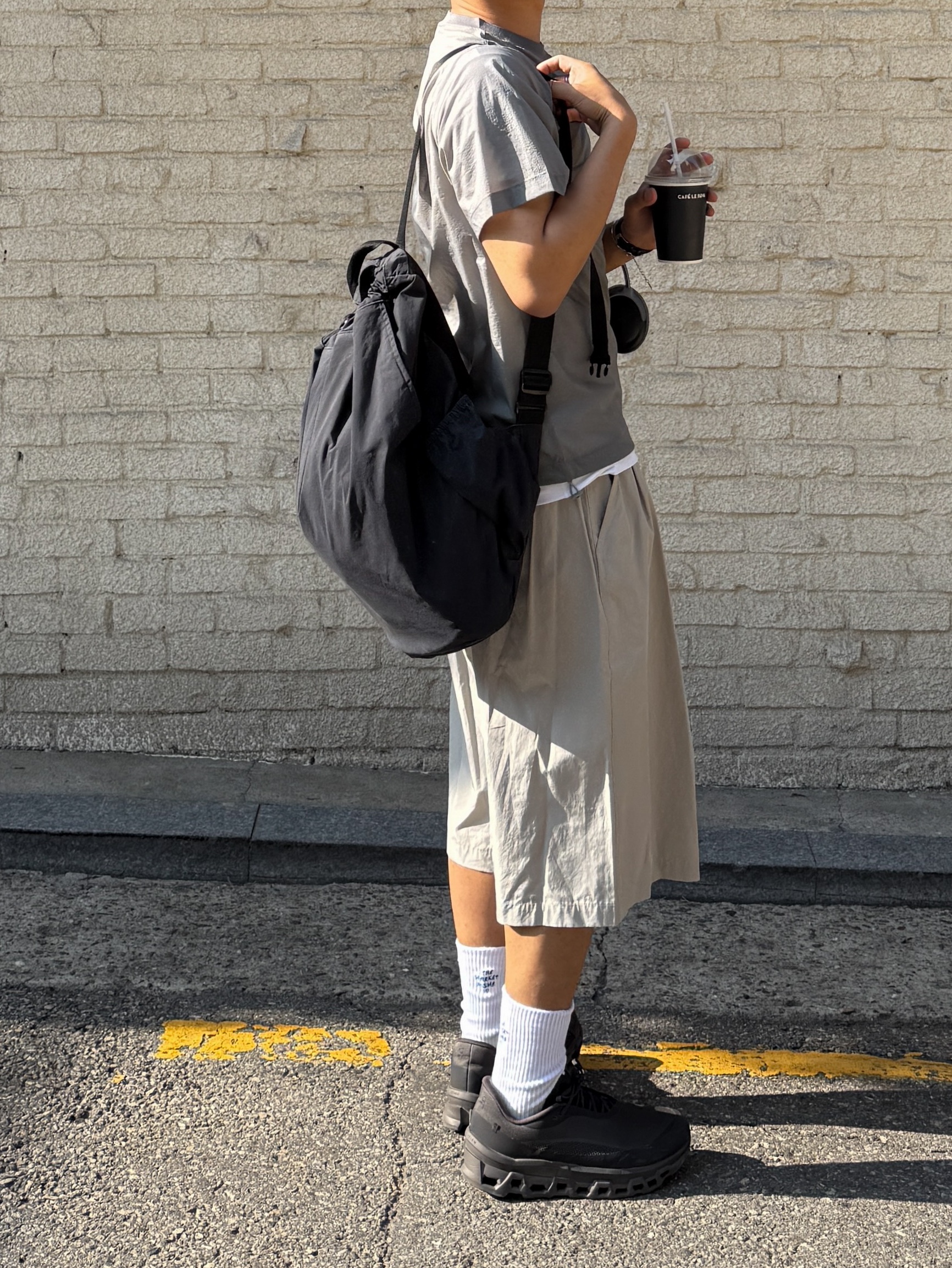 On Running x Post Archive Faction (Paf) Cloudmonster 2 Thorn Brown, BOSE QC Ultra Black (Korean Ver.) 착용 스타일 - 4