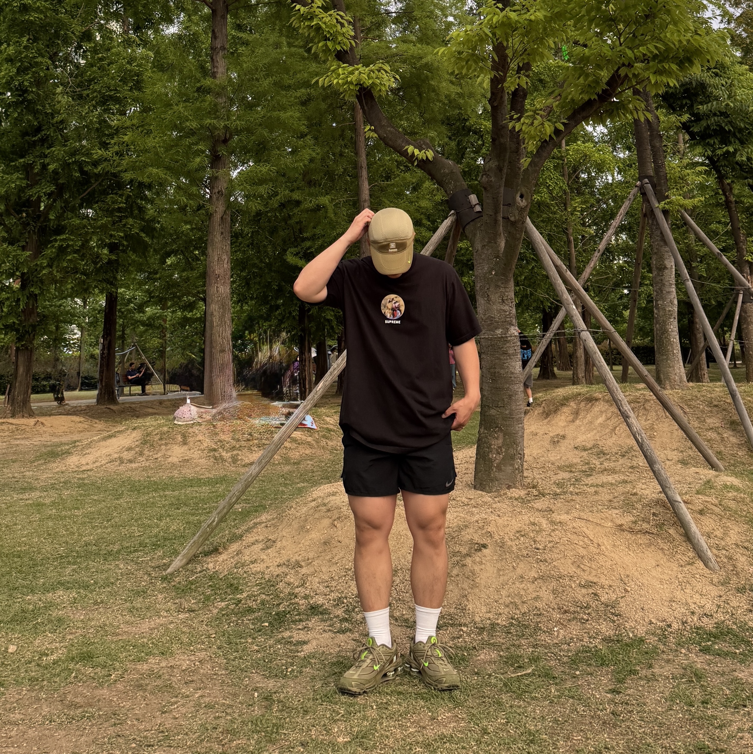 Supreme x Nike Shox Running Hat Olive - 22SS, Nike x Supreme Shox Ride 2 SP Neutral Olive 착용 스타일 - 2