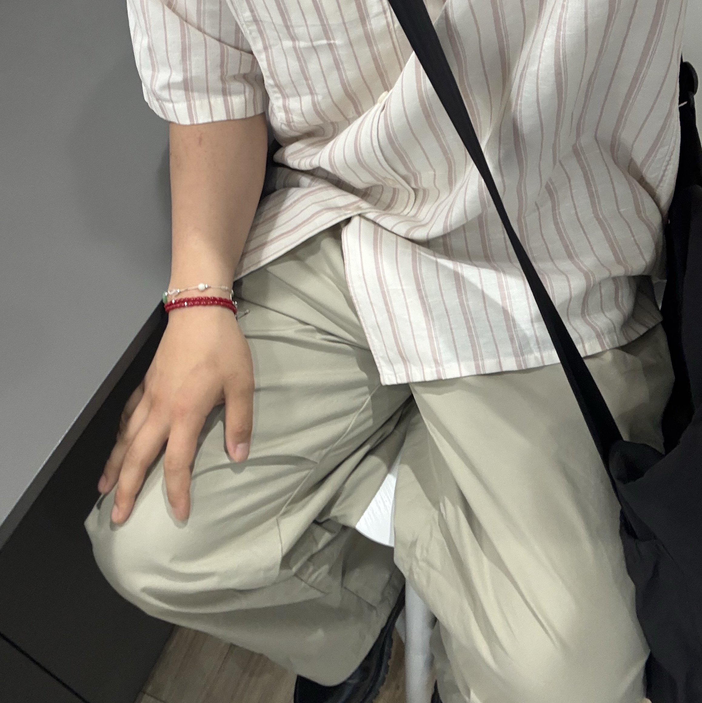 Uniqlo C Wide Parachute Pants Beige - JP 착용 스타일