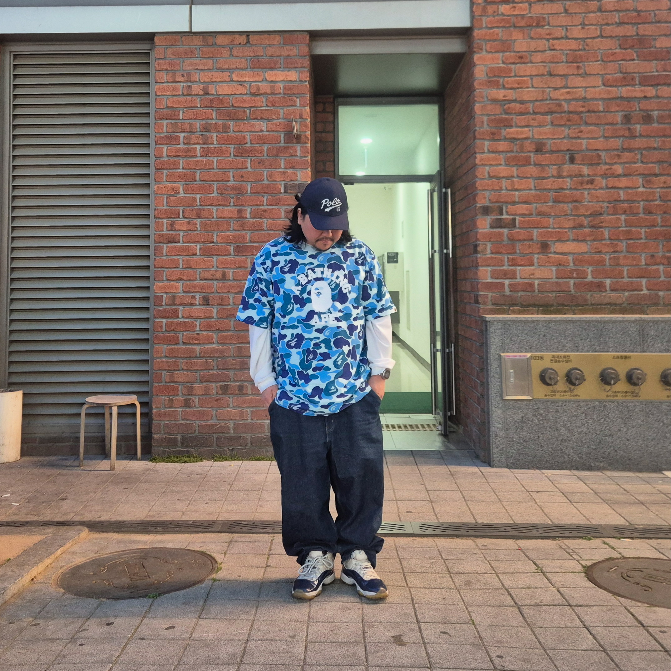 BAPE ABC Camo College T-Shirt Light Blue, Jordan 11 Retro Win Like 82 UNC 착용 스타일
