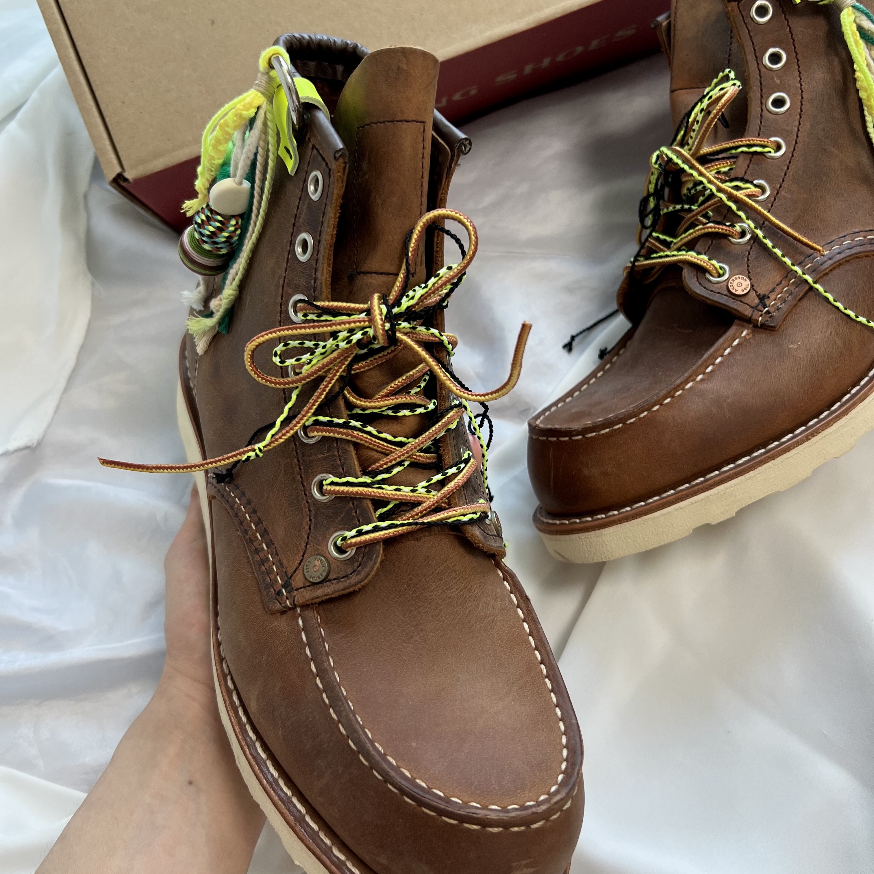 Red Wing 6 Inch Classic Moc Toe 8876 Copper Rough & Tough - EE 착용 스타일 - 4