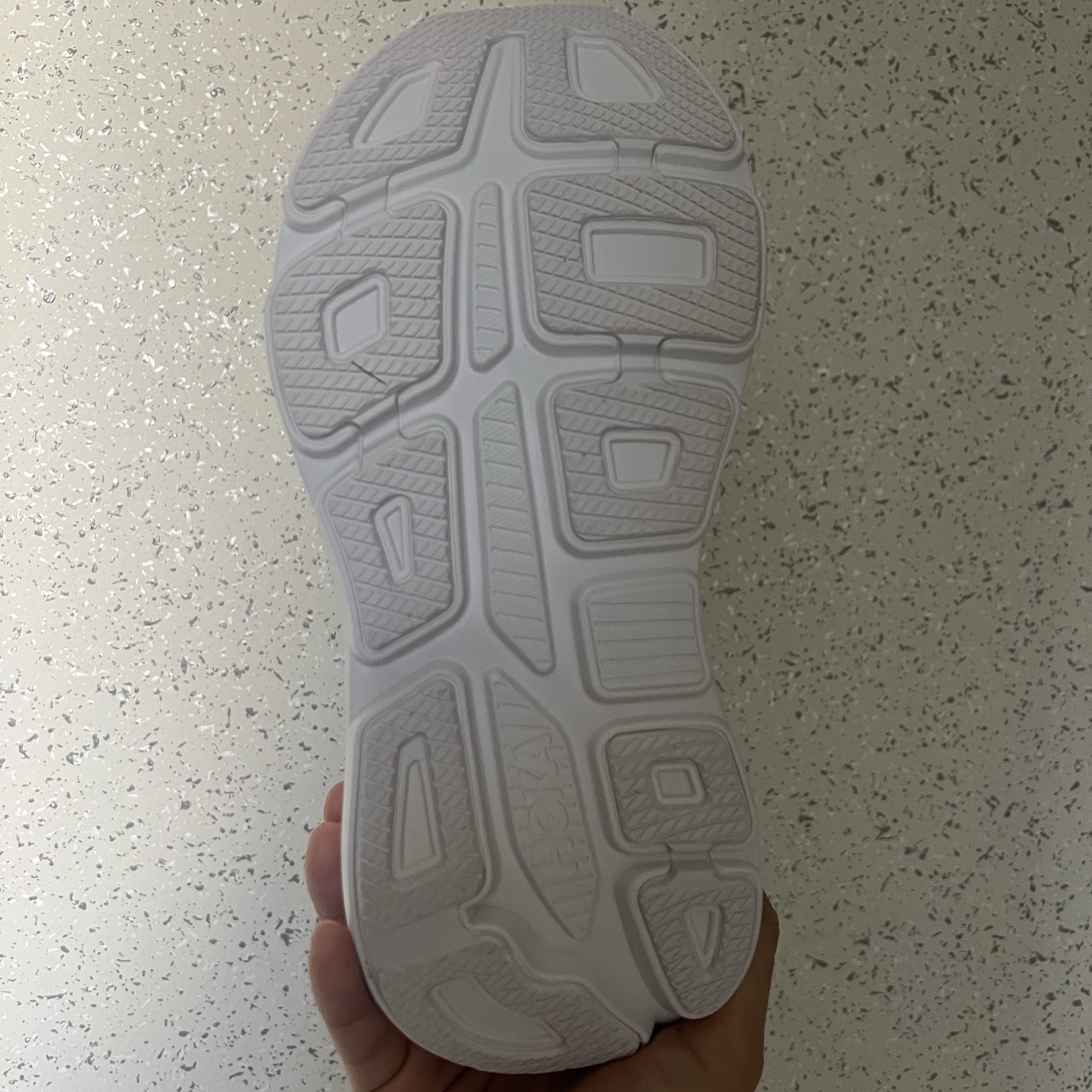 (W) Hoka Bondi 9 White - Wide 착용 스타일 - 4