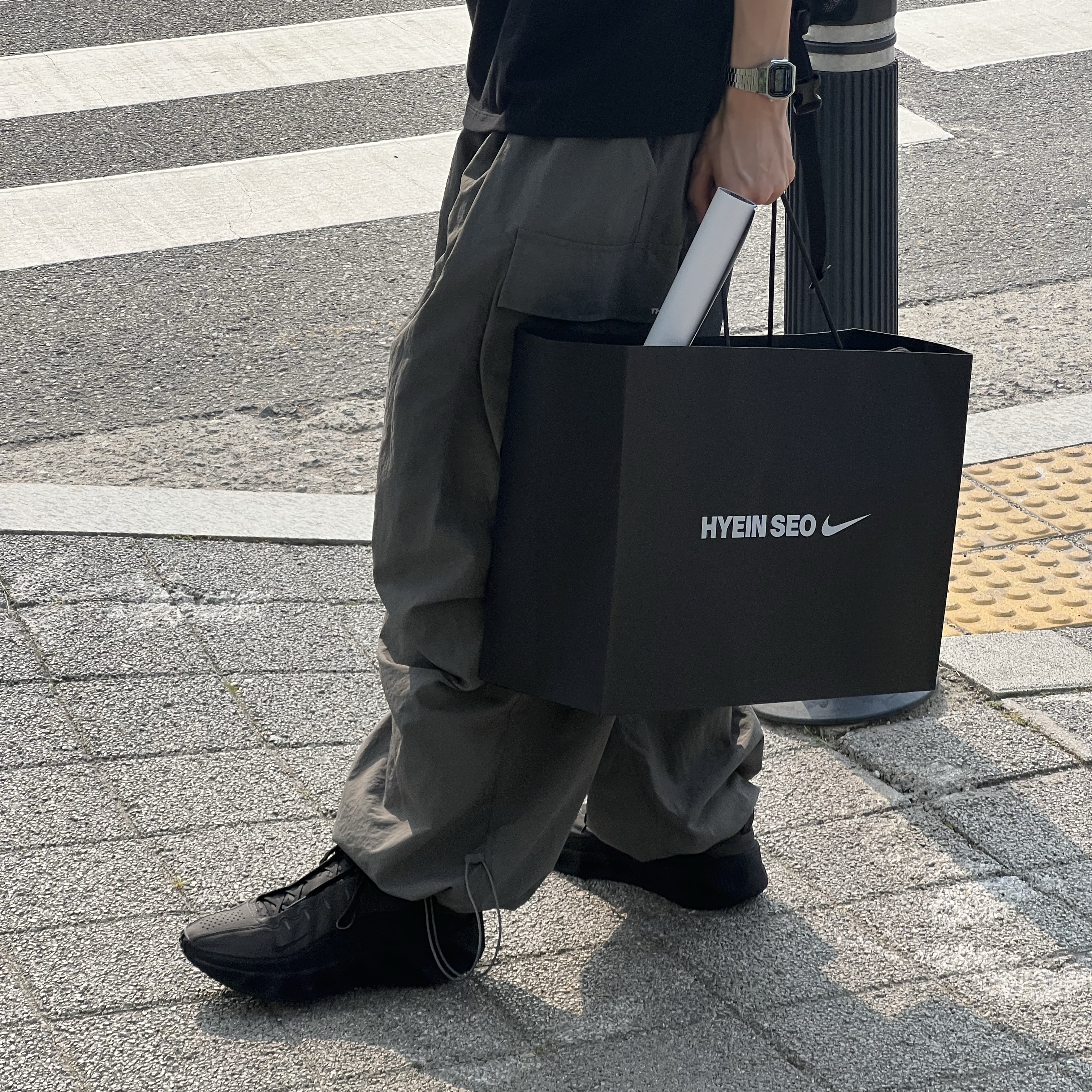 Nike x Hyein Seo Ava Rover Black 착용 스타일 - 1